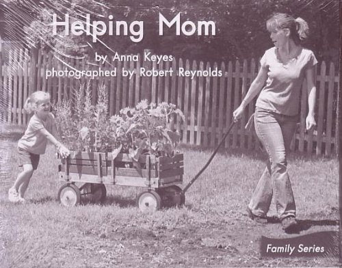 Helping Mom; Leveled Literacy Intervention My Take-Home 6 Pak Books (Book 72 Level E, Fiction) Green System,Grade 1 (Family Series) book