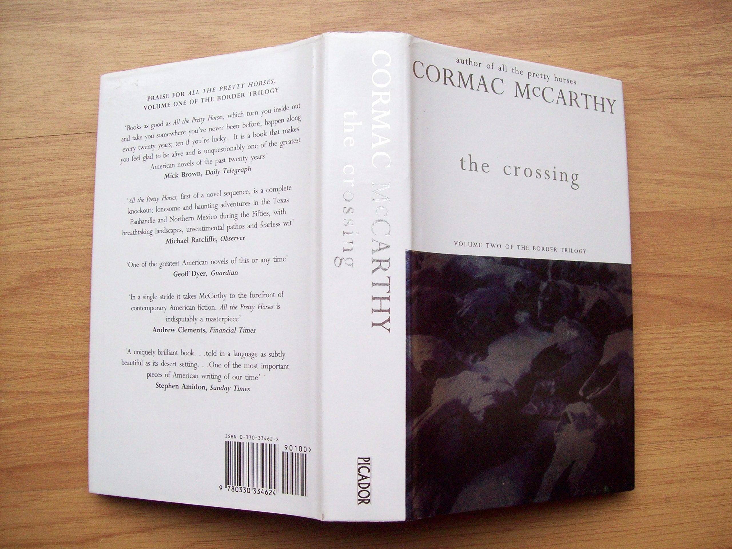The Crossing (Border Trilogy S.) Contemporary literature Books