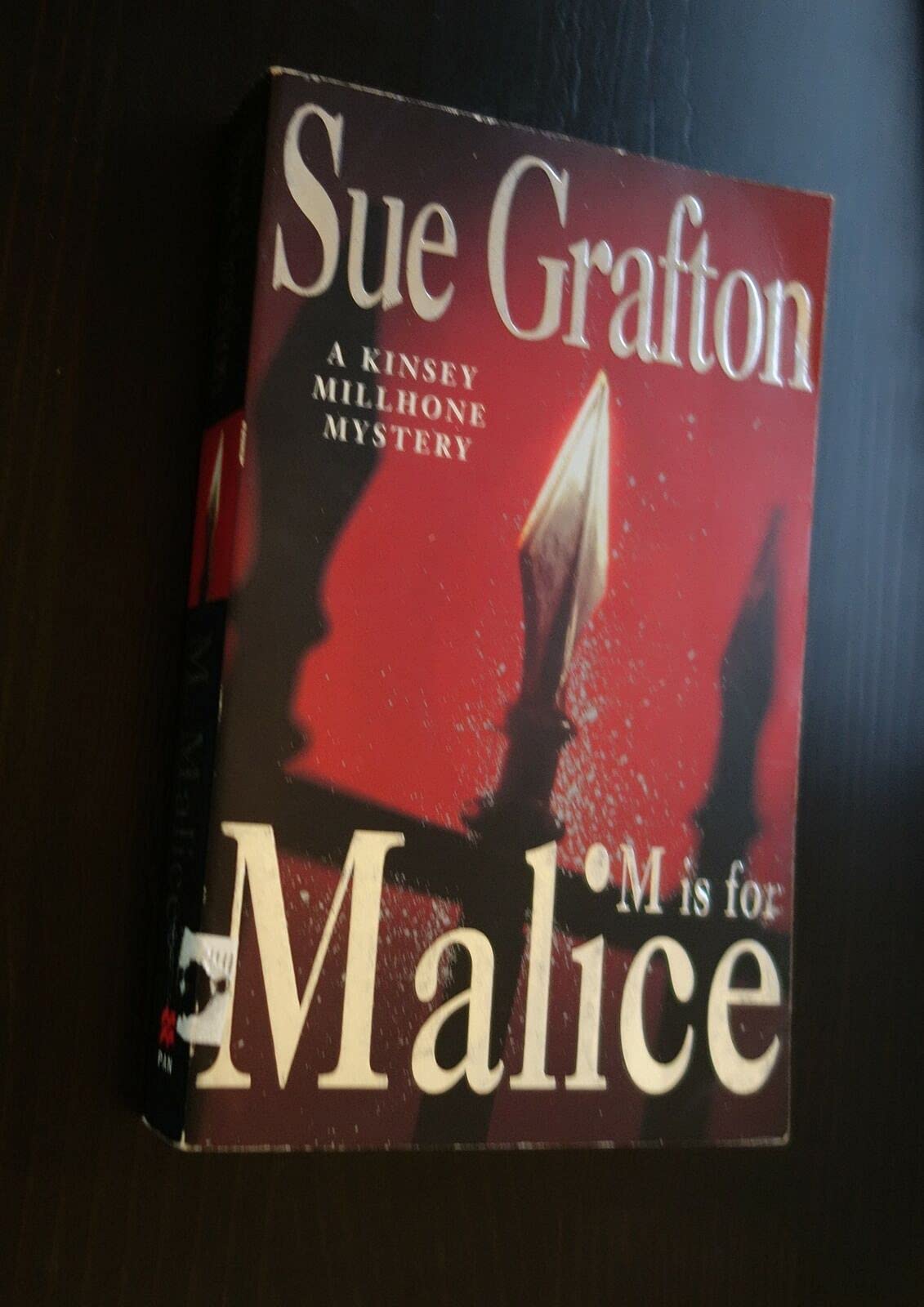 M is for Malice Contemporary literature Books