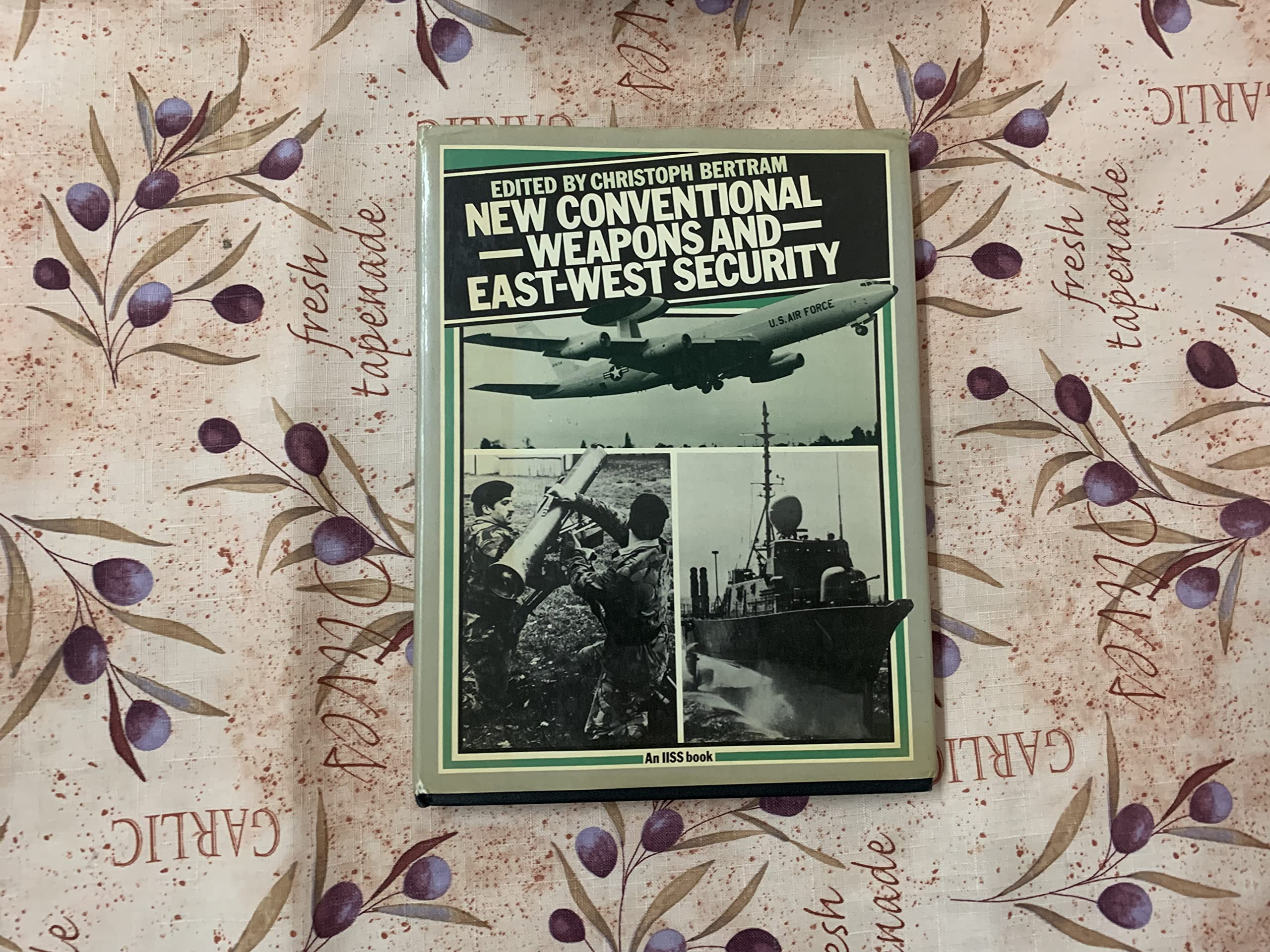 New Conventional Weapons and East-West Security (Studies in international security) Social Sciences