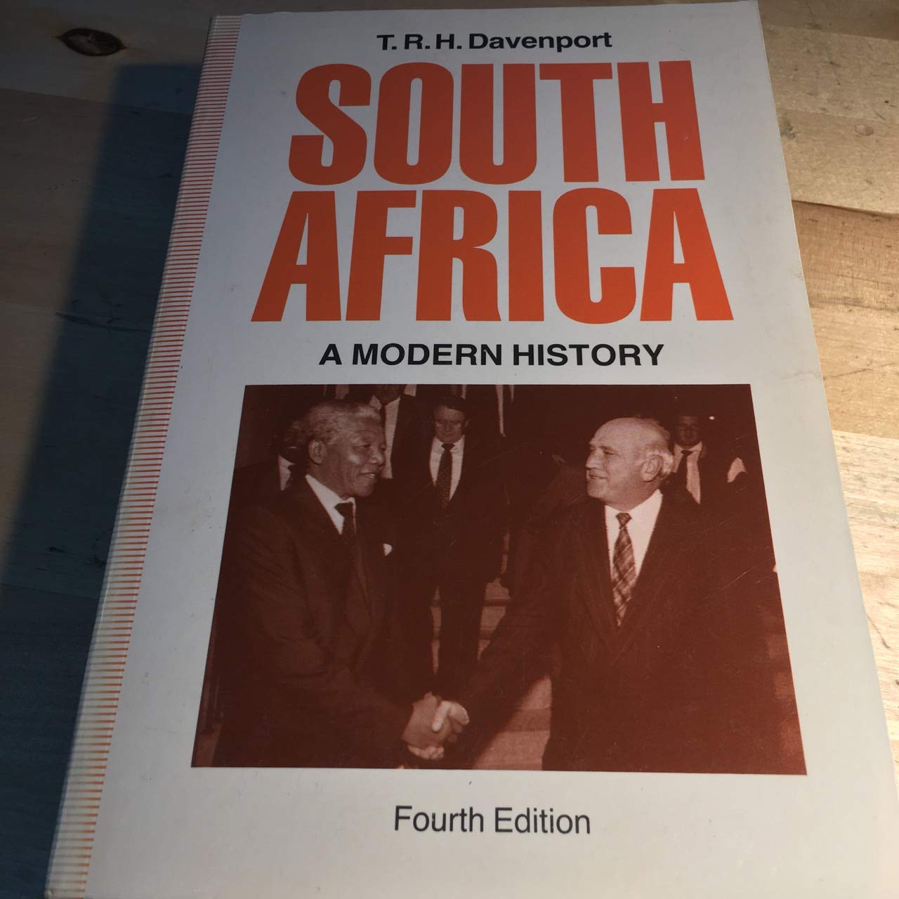 South Africa: A Modern History (Cambridge Commonwealth Series) Politics & History