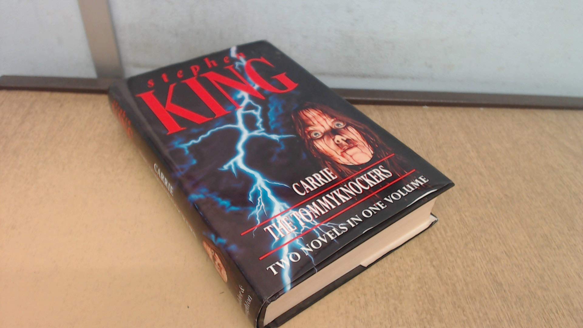 Carrie / the Tommyknockers Horror & Mystery