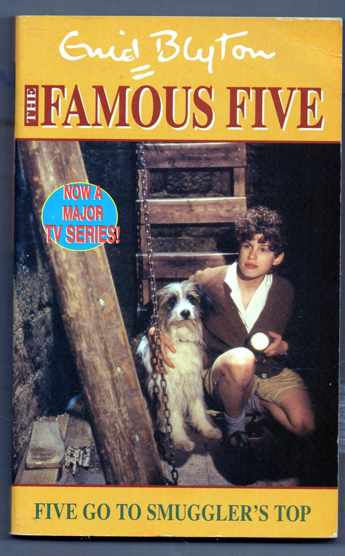 Five Go To Smuggler's Top: Book 4 (Famous Five) Novels & Short Stories