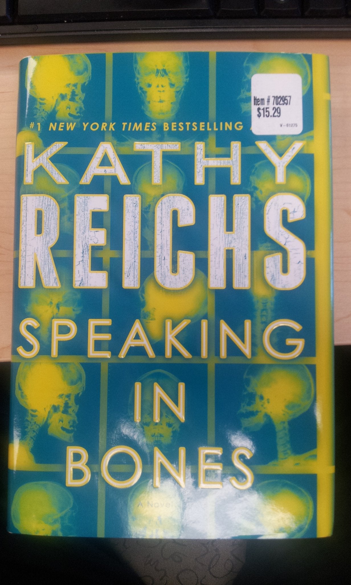 Speaking in Bones Contemporary literature Books