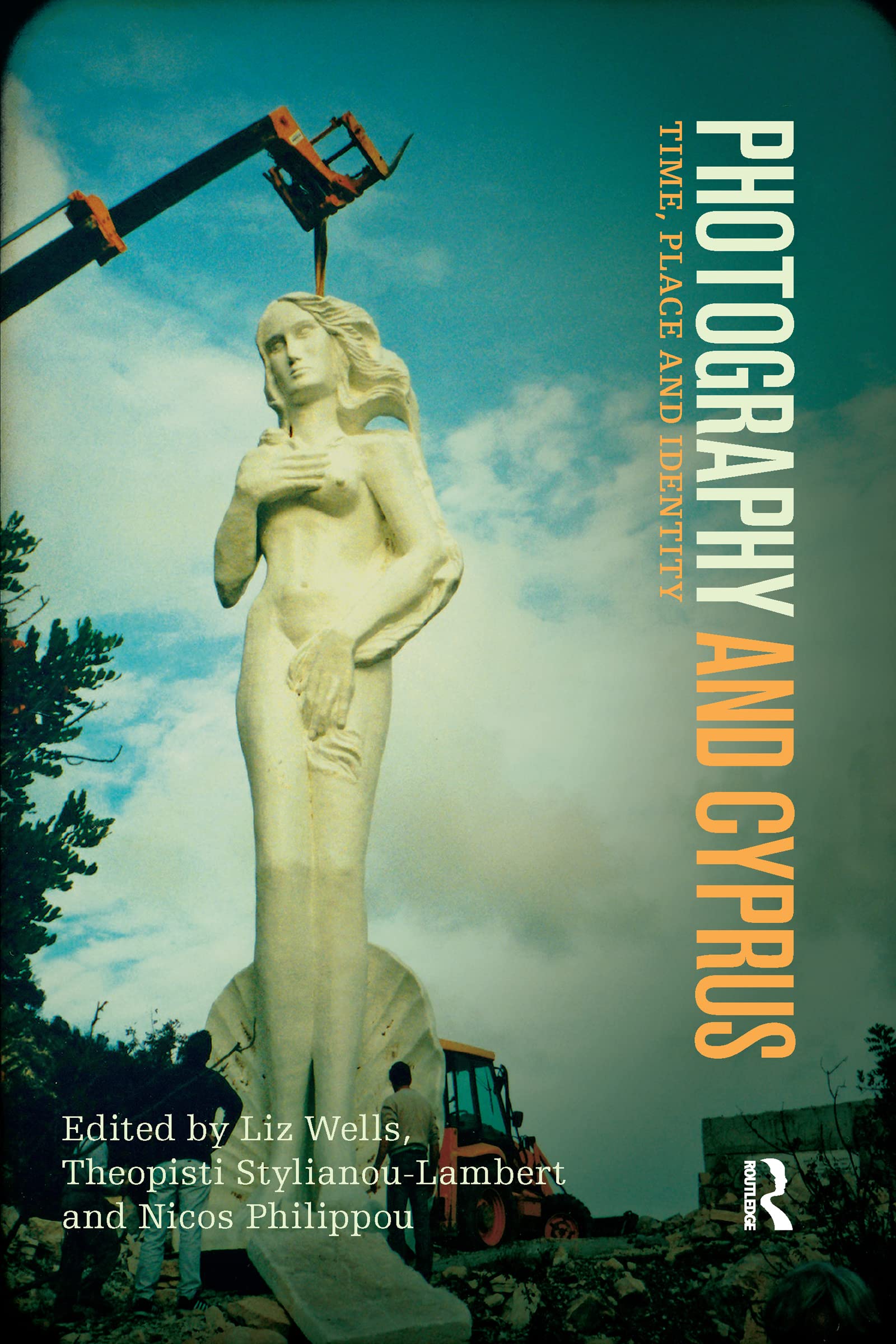 Photography and Cyprus: Time, Place and Identity (International Library of Modern and Contemporary Art) Media & Communication