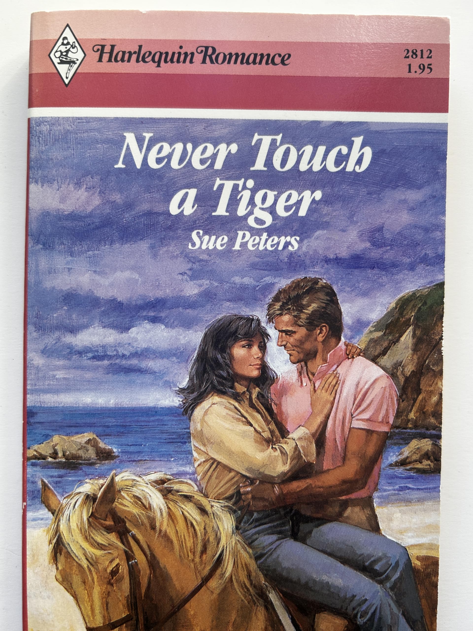 Never Touch a Tiger (Harlequin Romance, Band 2812) Books
