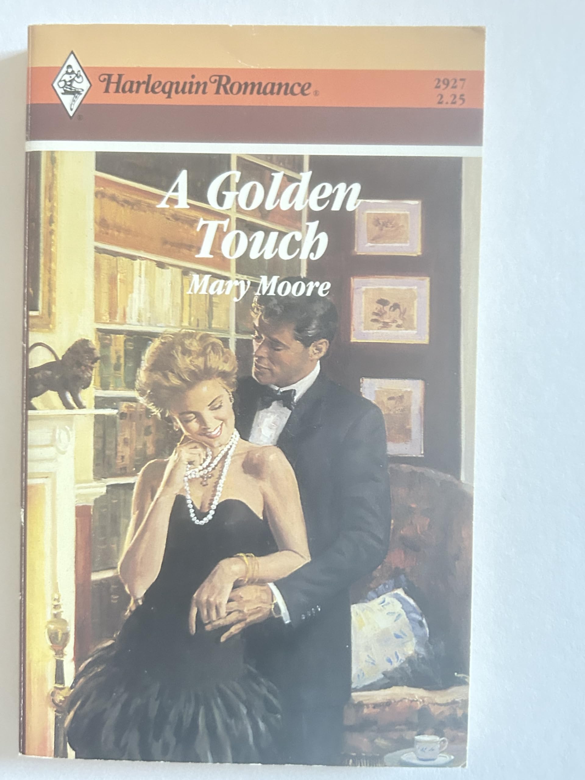 A Golden Touch (Harlequin Romance, Band 2927) Books