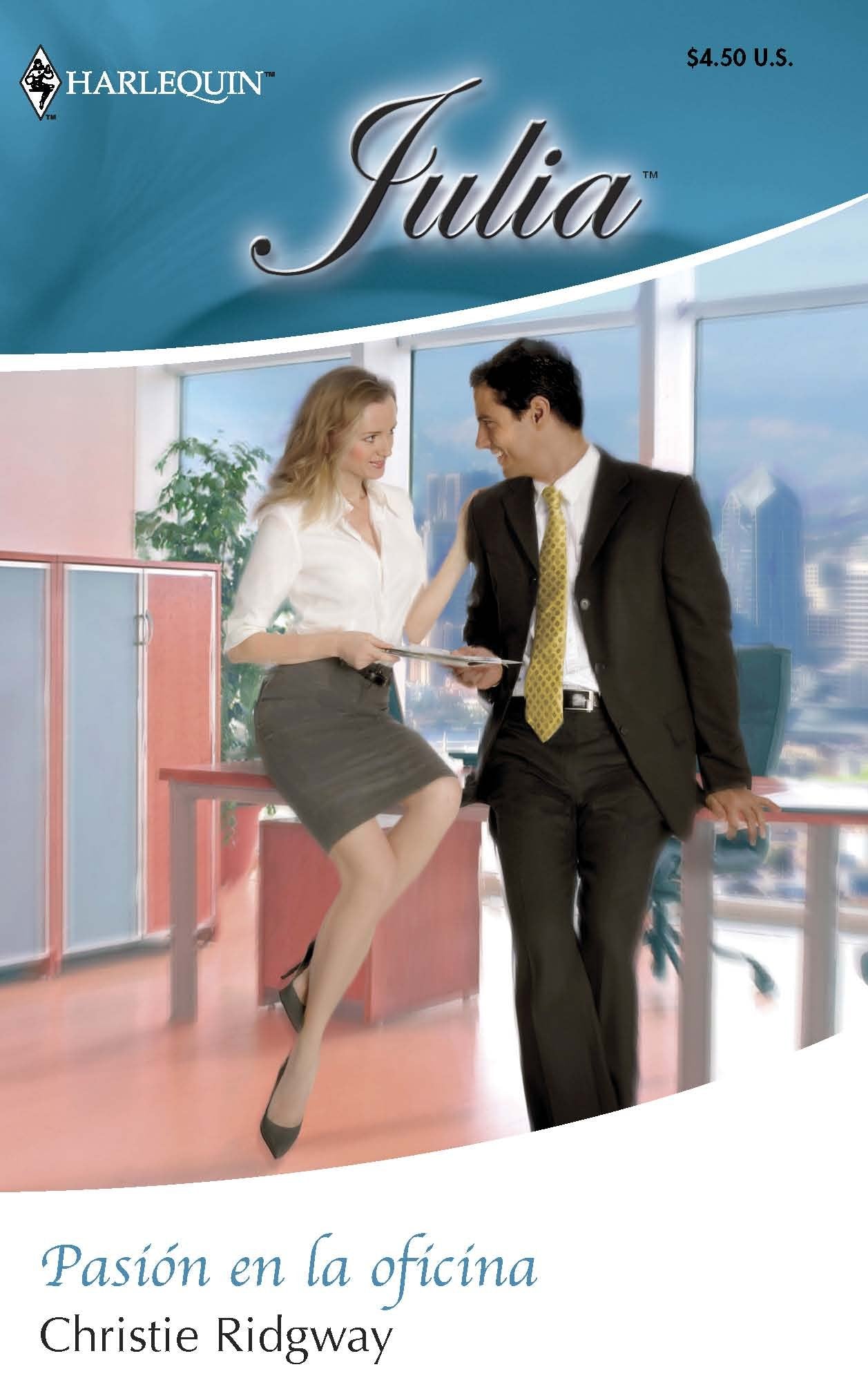Pasion En La Oficina / Passion At The Office (Harlequin Julia) book
