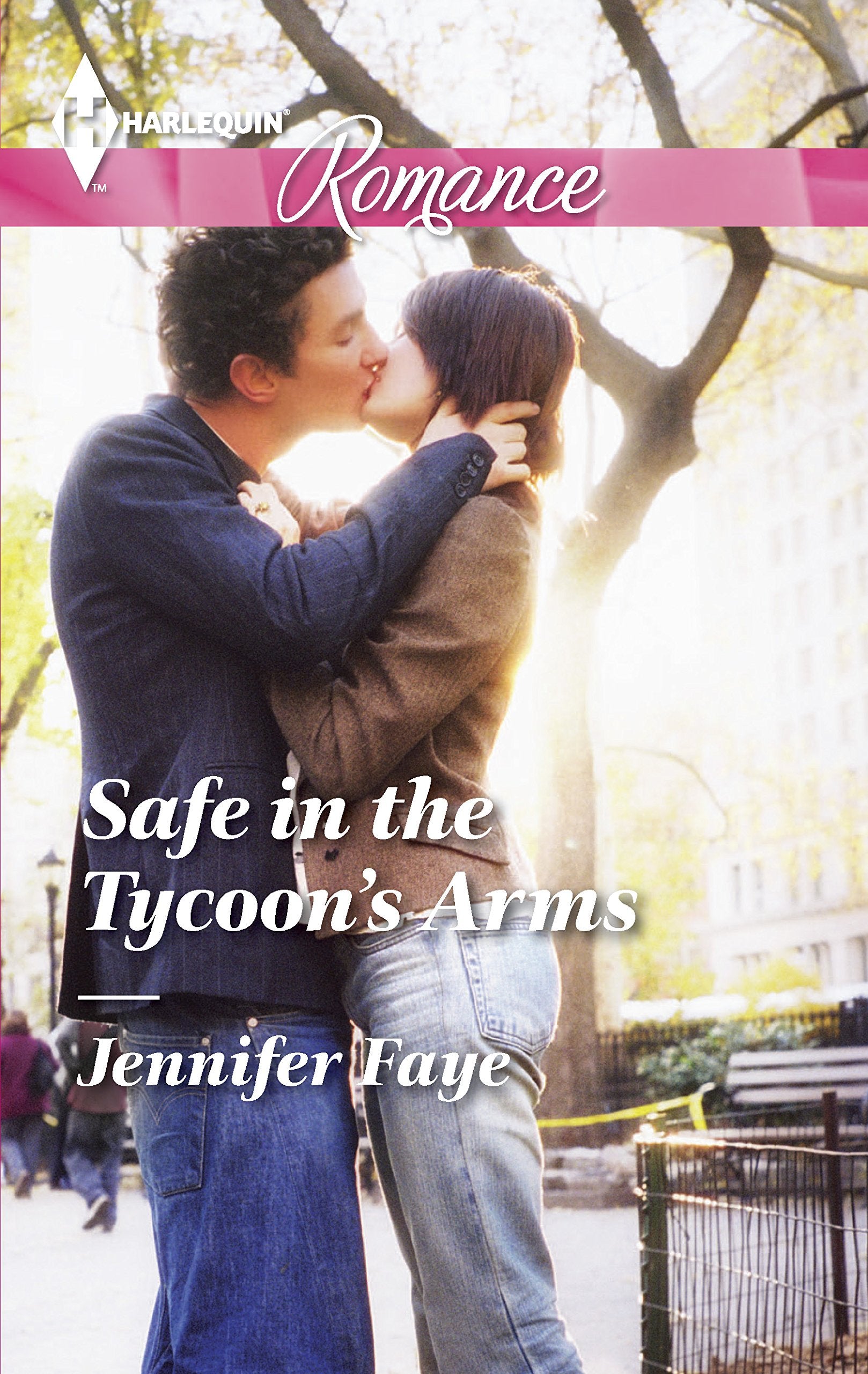 Safe in the Tycoon's Arms (Harlequin Romance, Band 4417) Contemporary literature