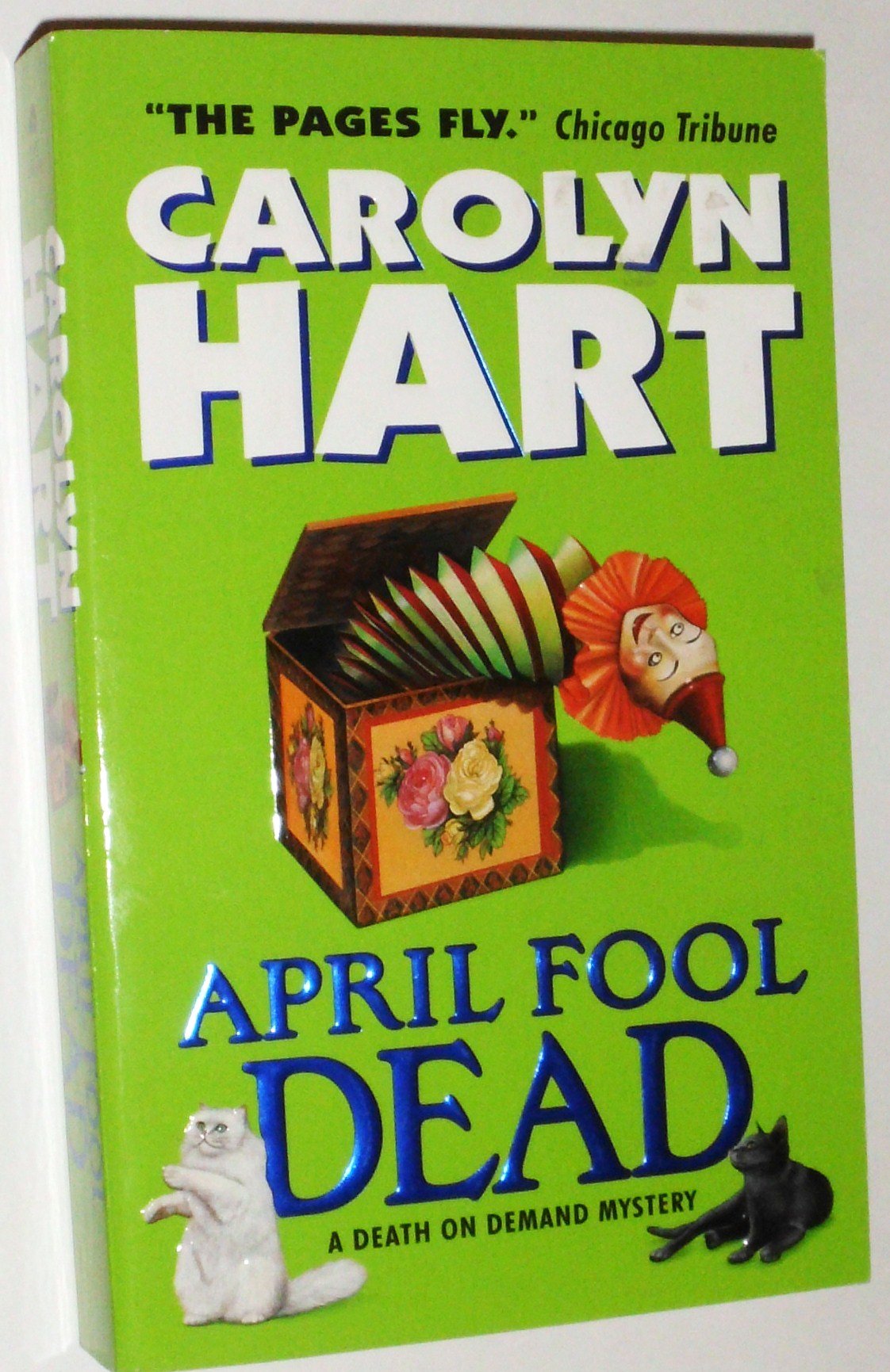 April Fool Dead: A Death on Demand Mystery (Death on Demand, 13) Holiday Reading