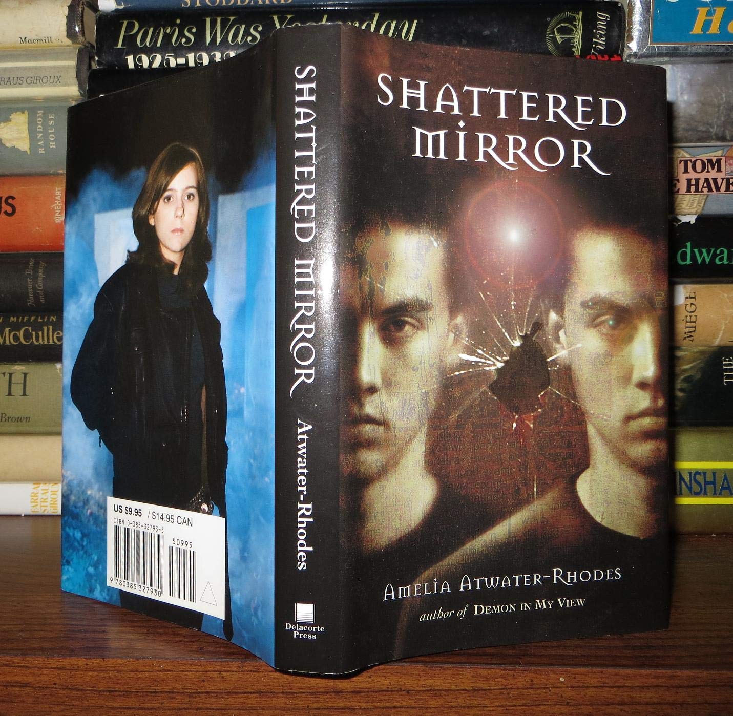 Shattered Mirror (Den of Shadows, 3, Band 3) Horror & Mystery