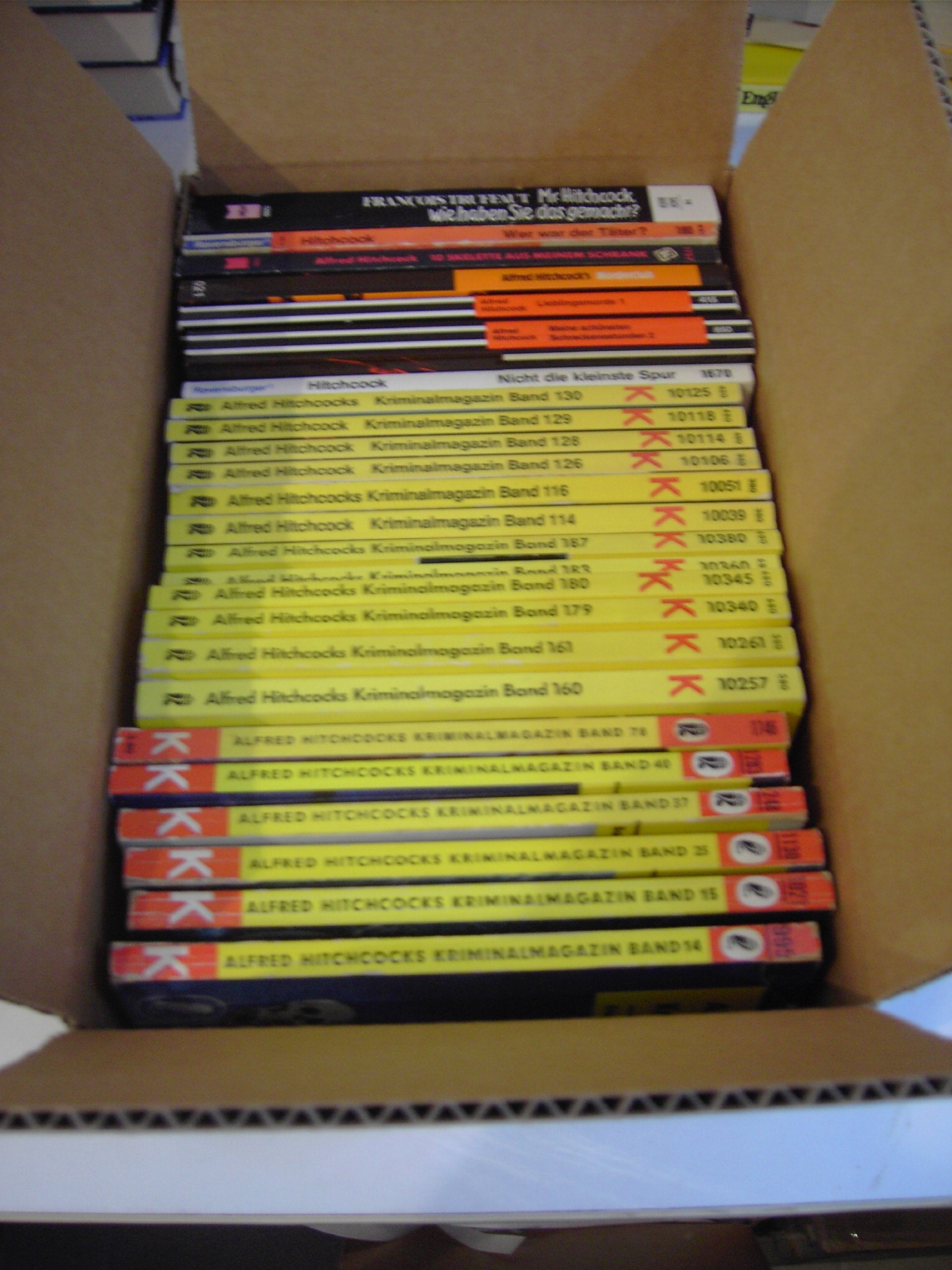 HITCHCK MYST INVIS DOG Books
