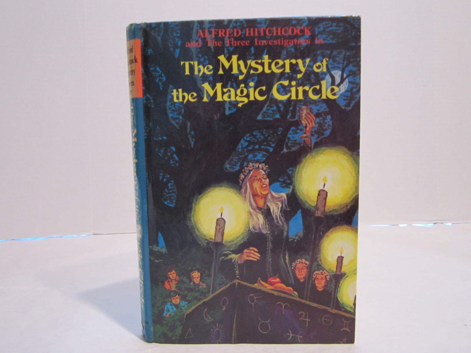 Alfred Hitchcock and the Three Investigators in the Mystery of the Magic Circle (Alfred Hitchcock Mystery Series ; 27) Books
