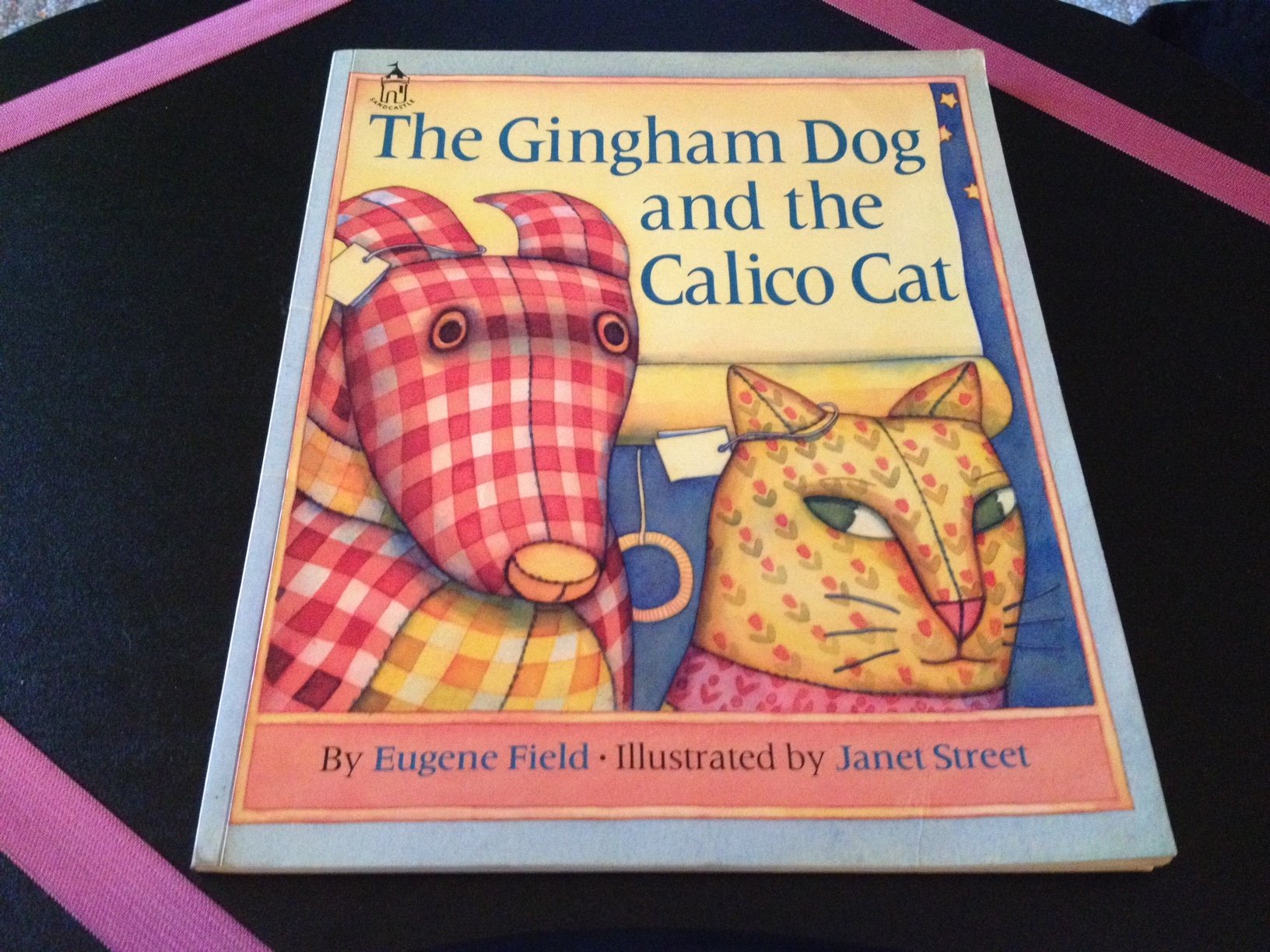 The Gingham Dog and the Calico Cat (Sandcastle Books) Novels & Short Stories