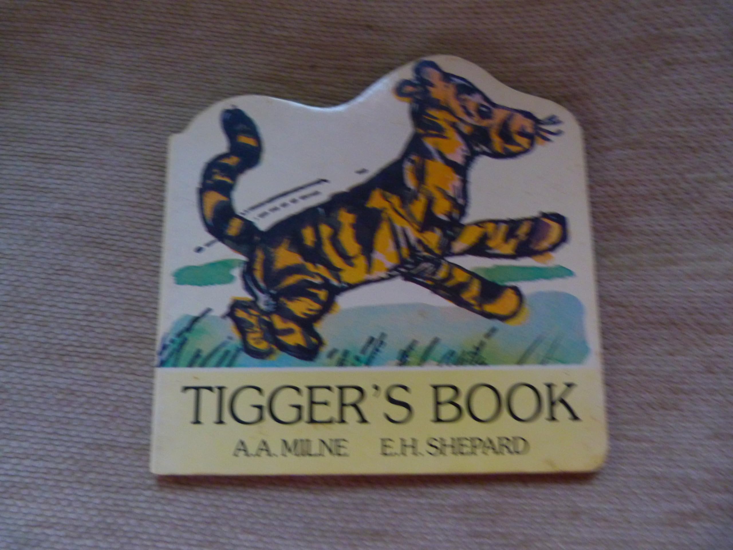 Tigger's Book (Winnie-the-Pooh Shaped Board Books) Parents & Children