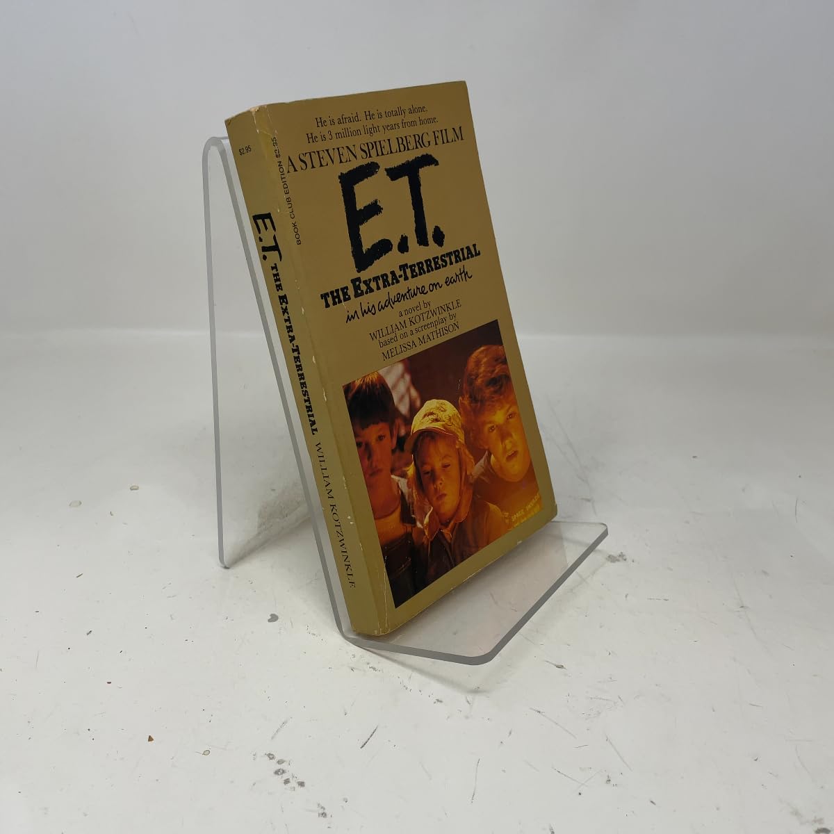E.T.: The Extra-Terrestrial in his adventure on earth Books