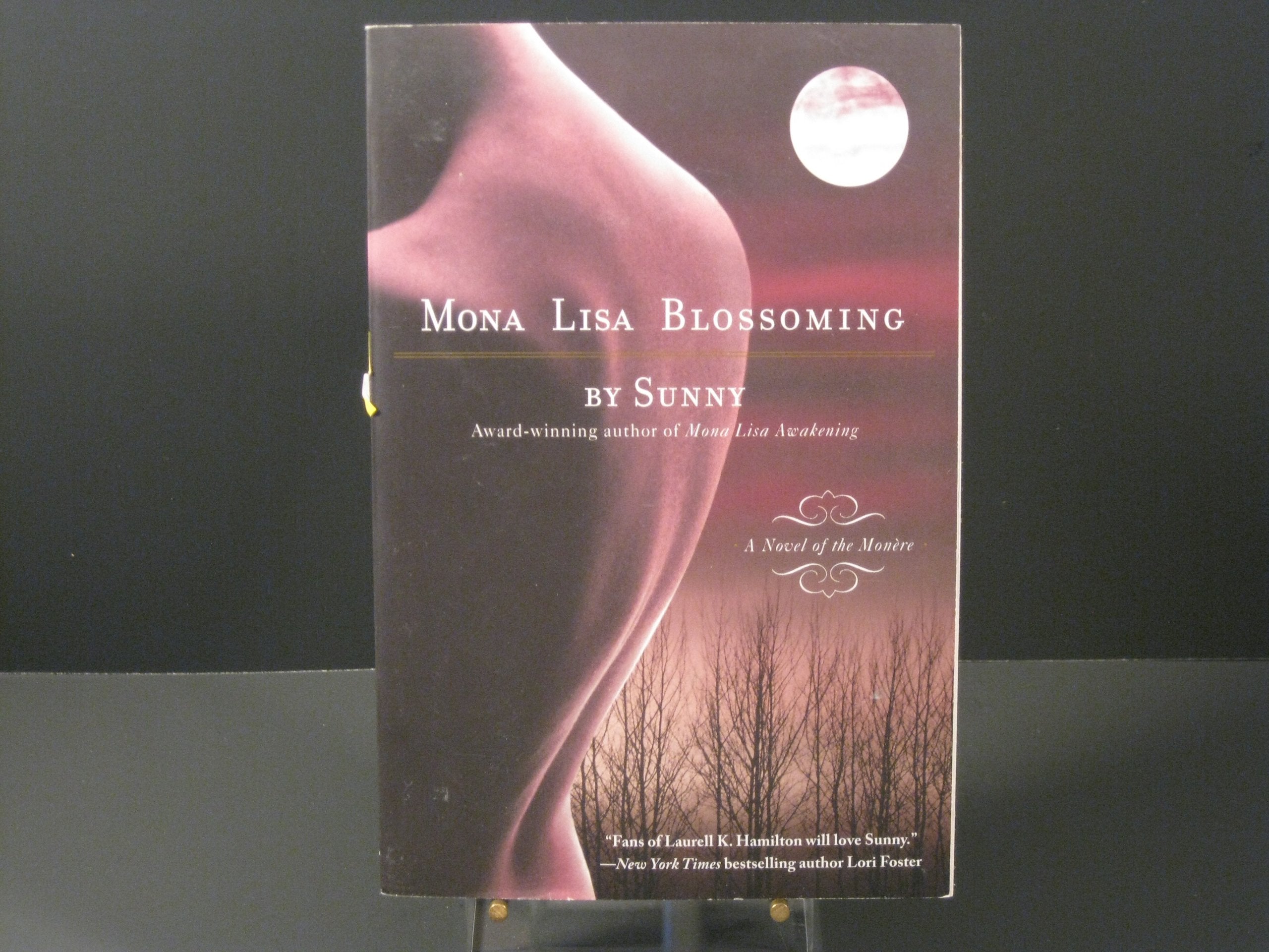 Mona Lisa Blossoming: A Novel of the Monere Eroticism