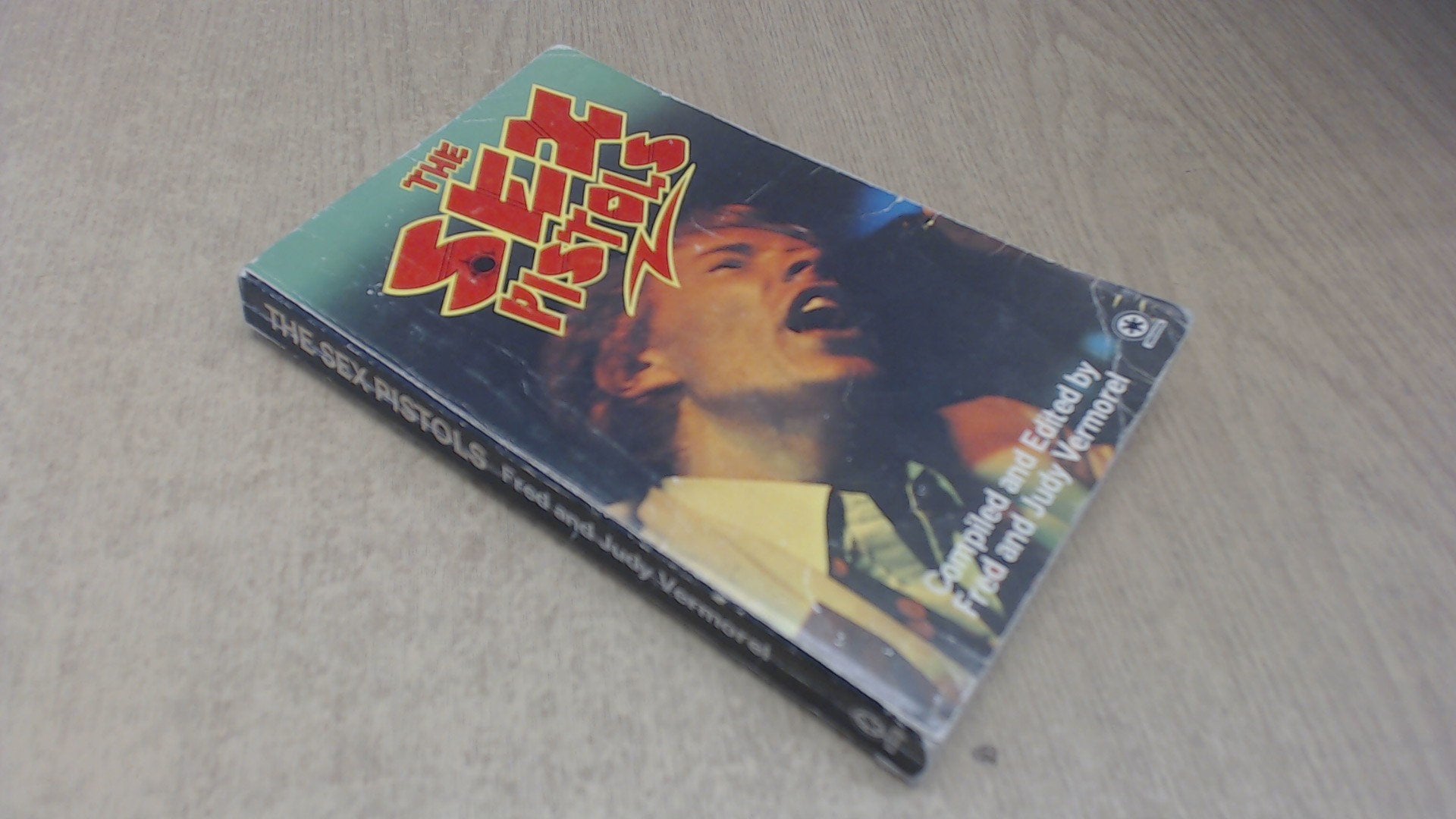"Sex Pistols" book