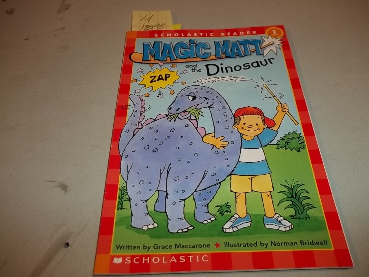 Magic Matt and the Dinosaur (Scholastic Readers) Novels & Short Stories