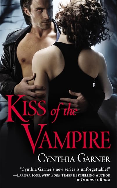 Kiss of the Vampire: Number 1 in series (Warriors of the Rift, 1) Contemporary literature Books