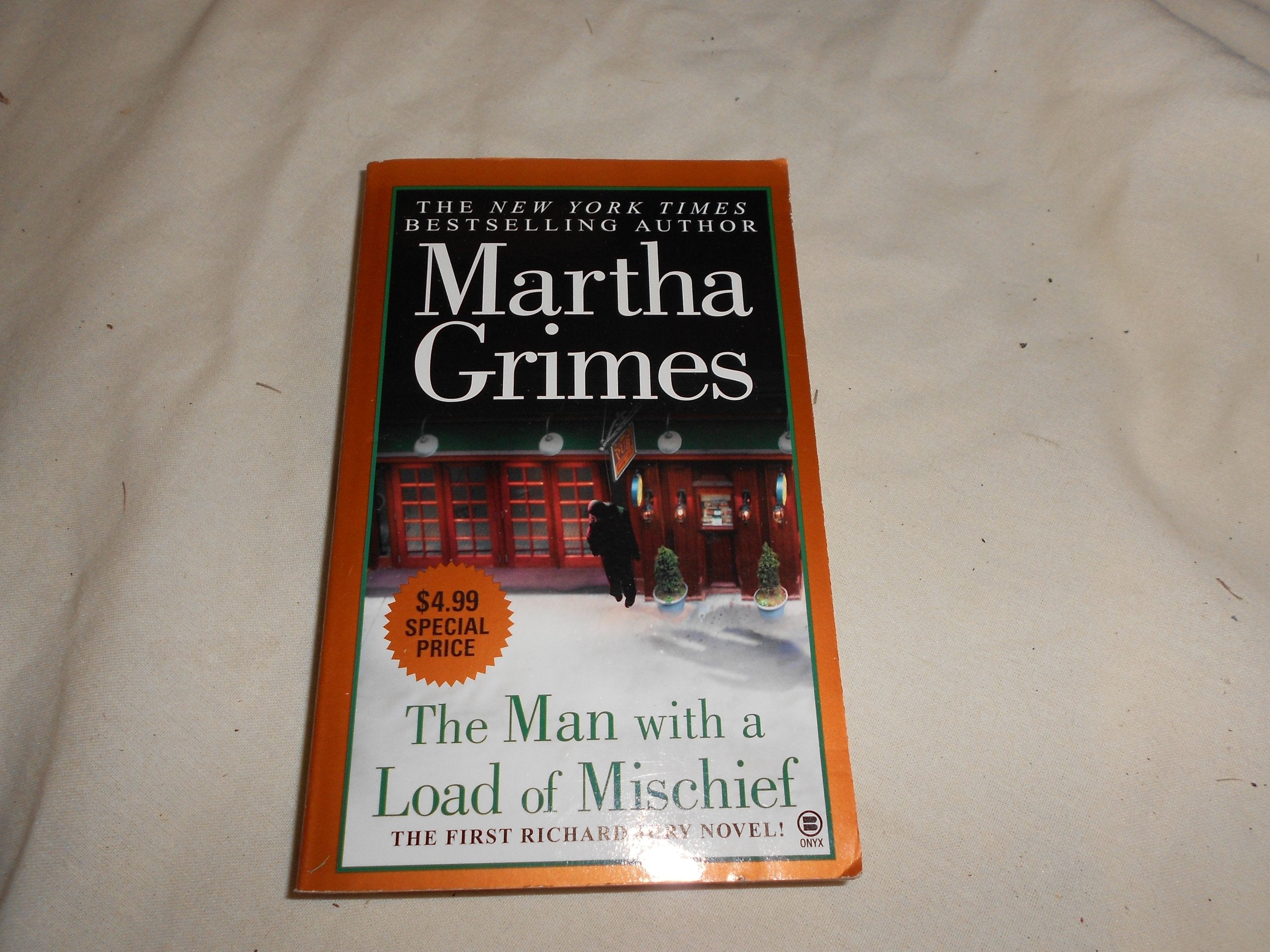 The Man With a Load of Mischief (Richard Jury Mystery) Detective & CSI