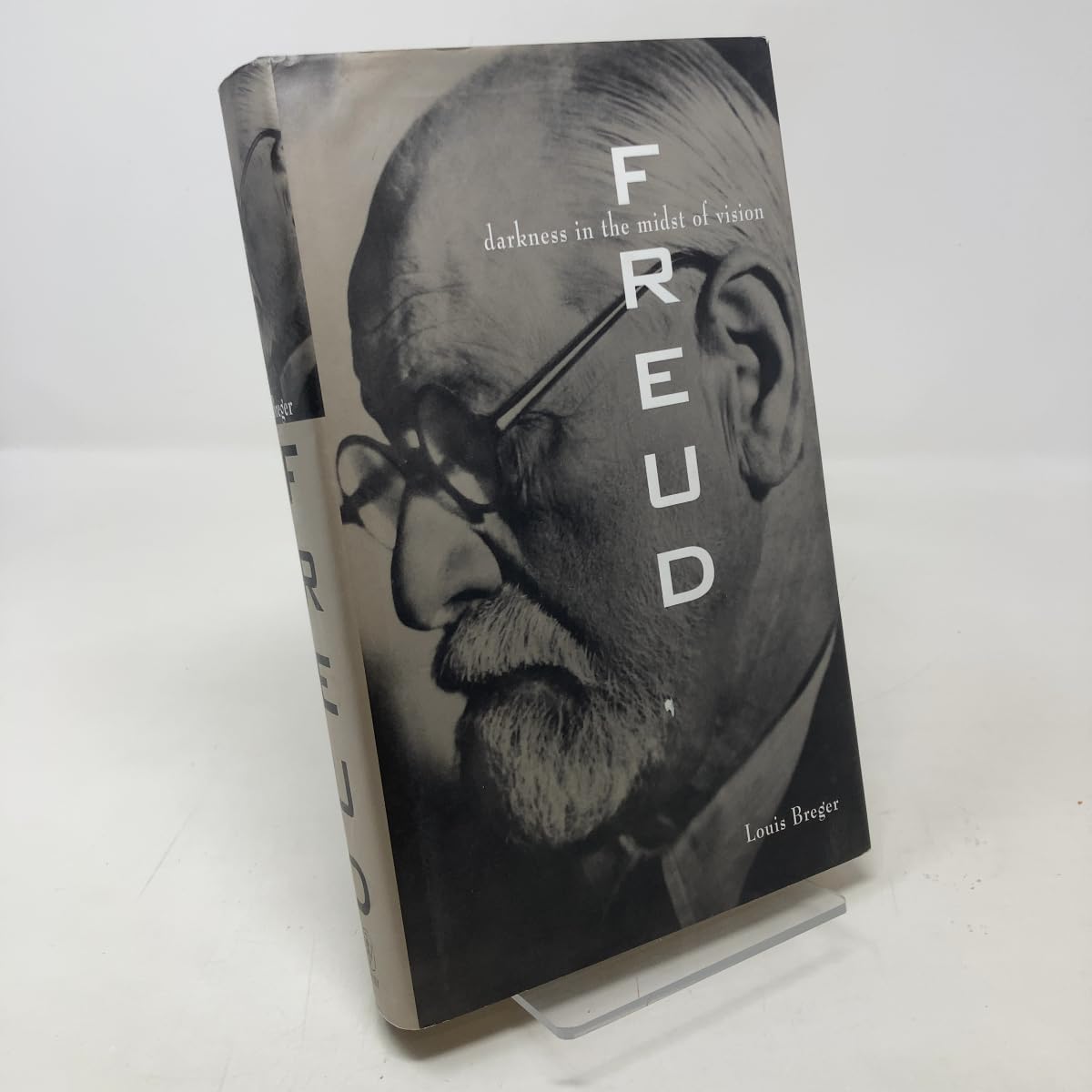 Freud: Darkness in the Midst of Vision Memories