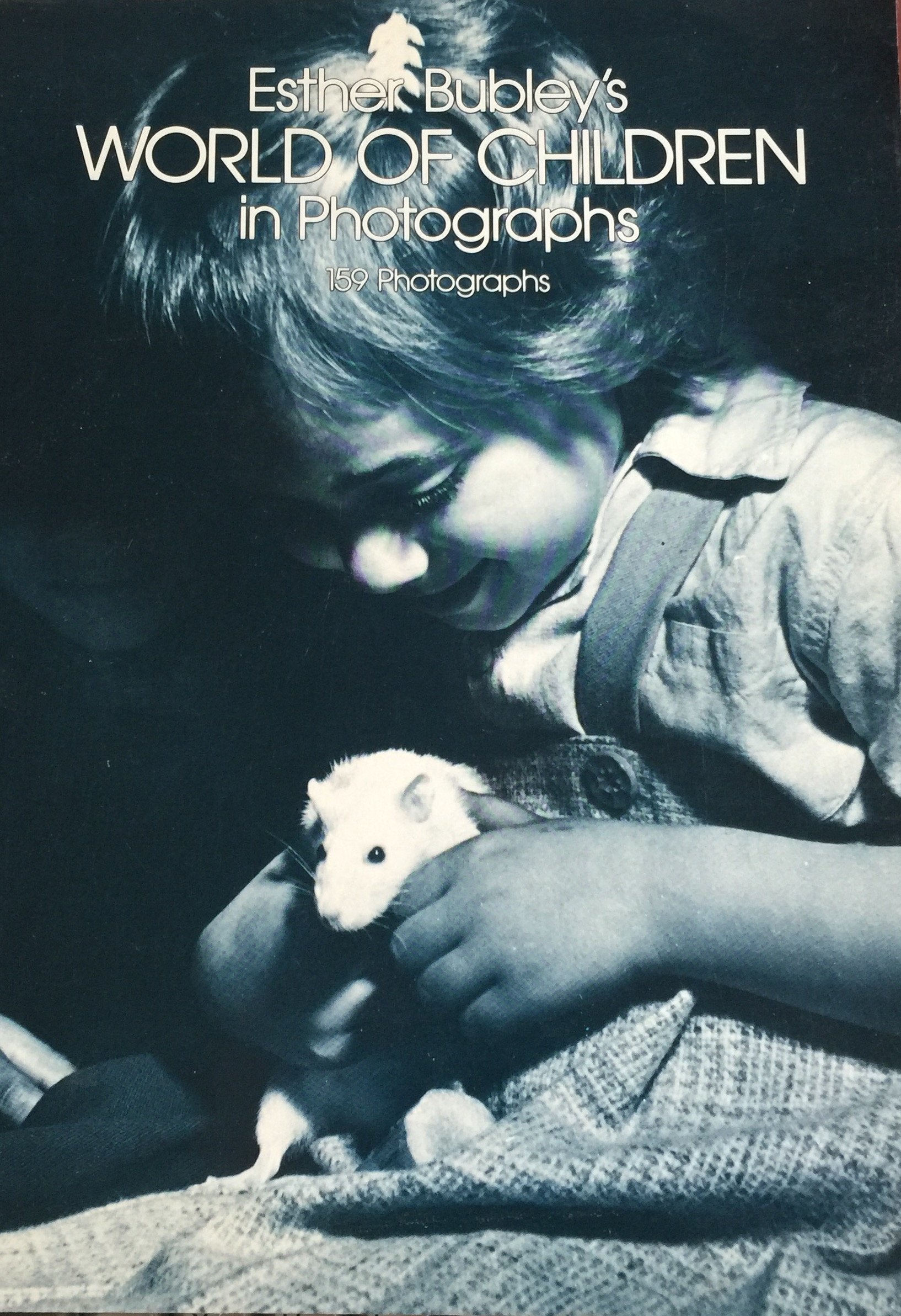 World of Children in Photographs (Dover Pictorial Archives) Travel