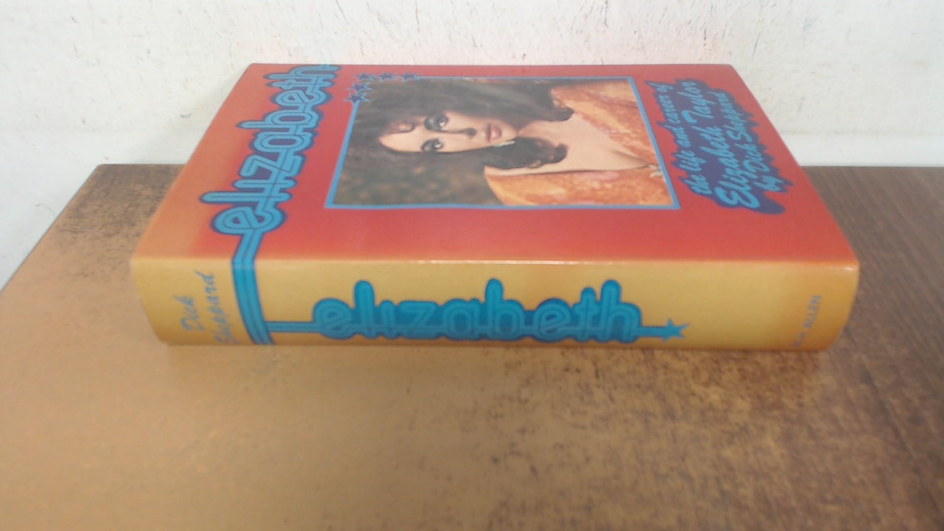 Elizabeth: Life of Elizabeth Taylor Books
