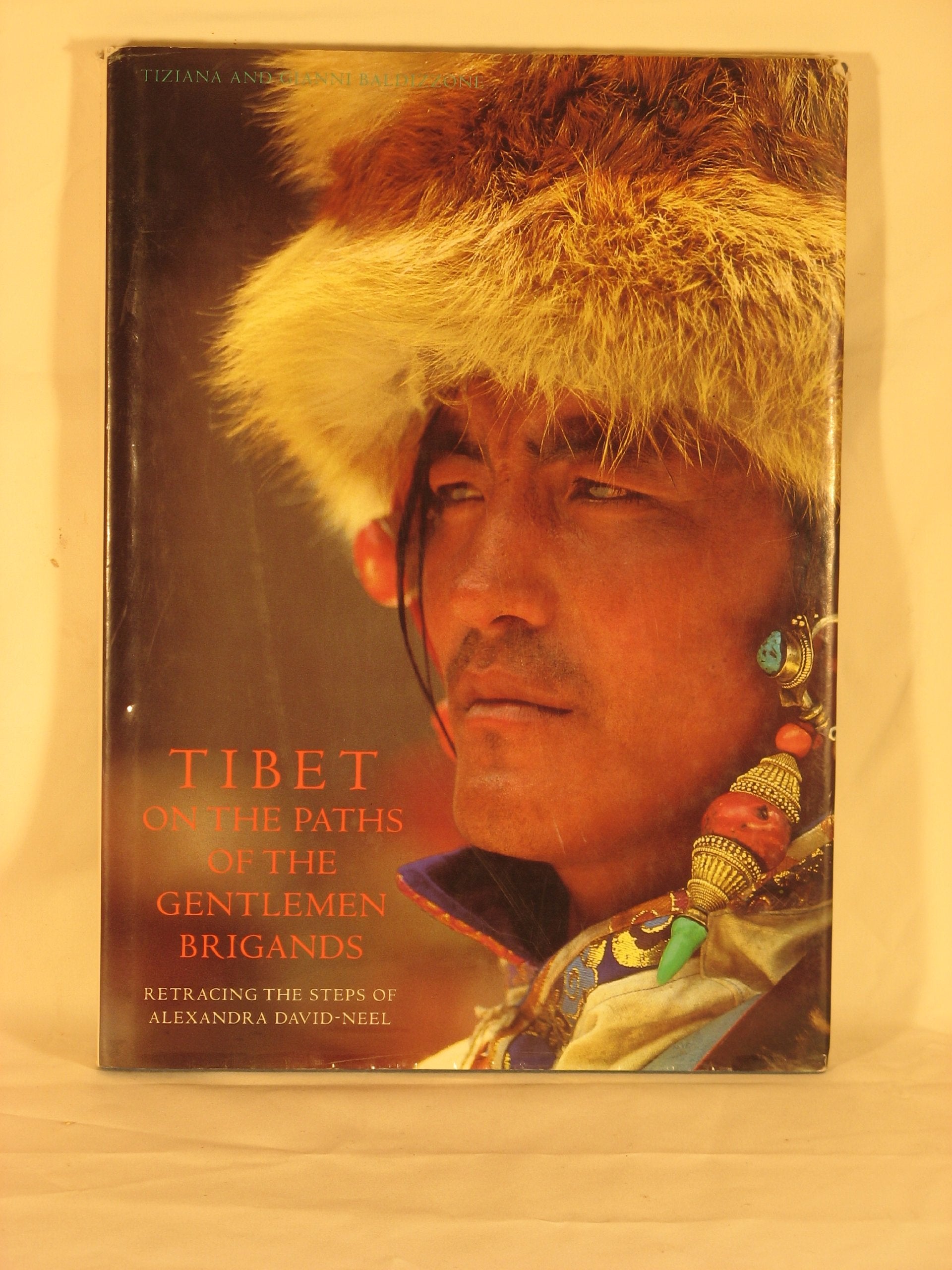 Tibet: On the Paths of the Gentlemen Brigands General education