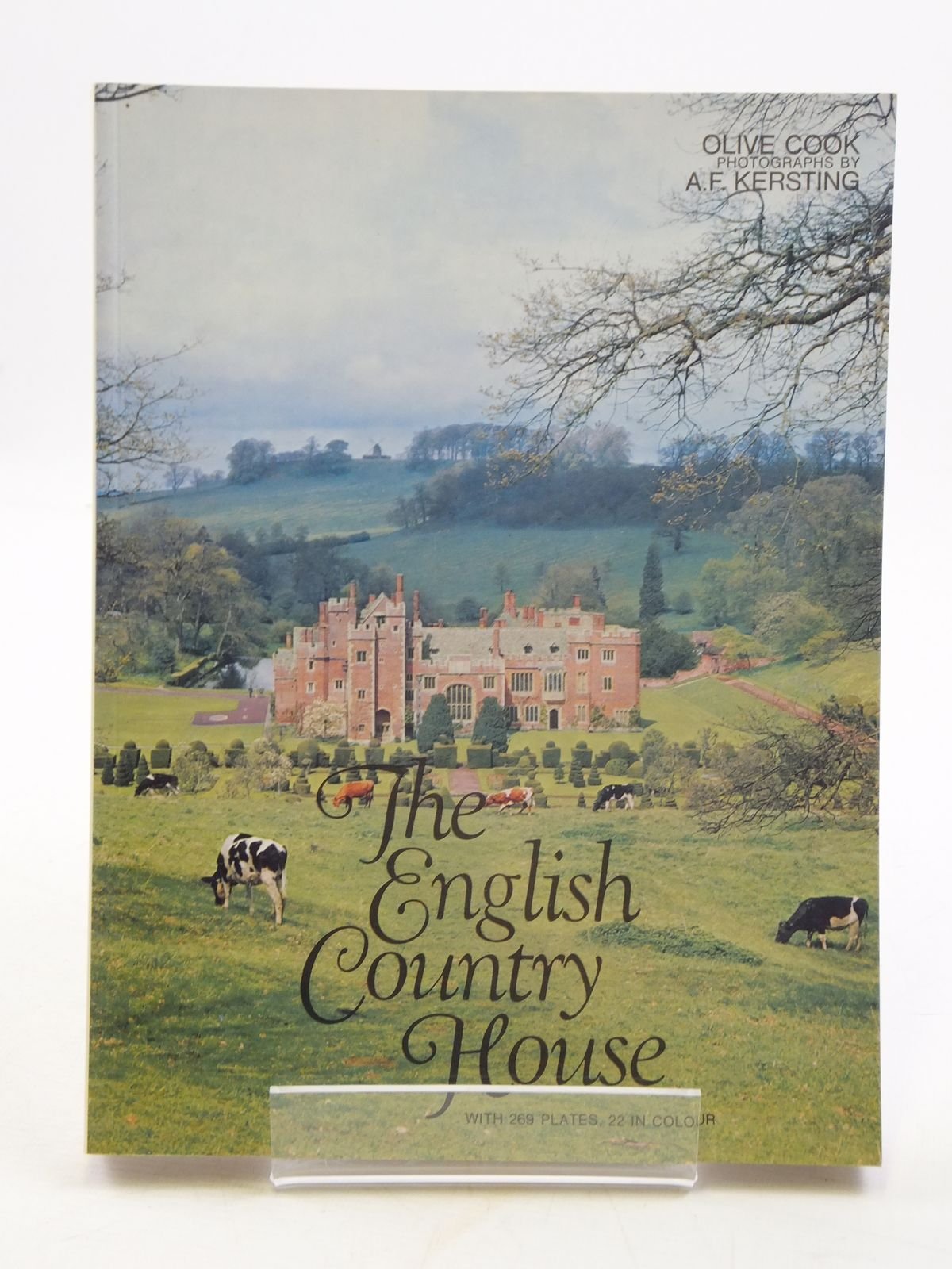The English Country House: An Art and a Way of Life Architecture
