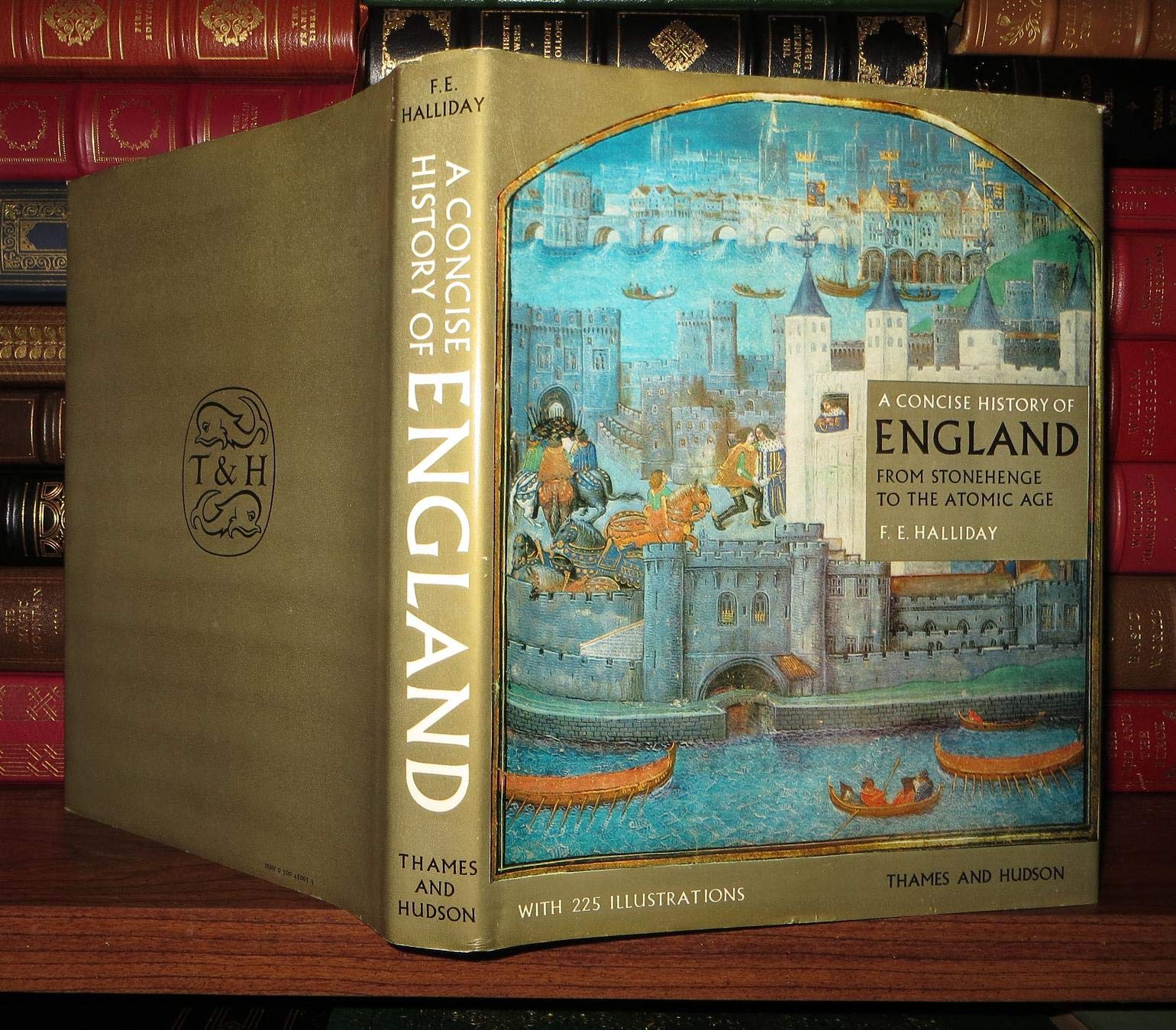 Concise History of England: From Stonehenge to the Atomic Age Books