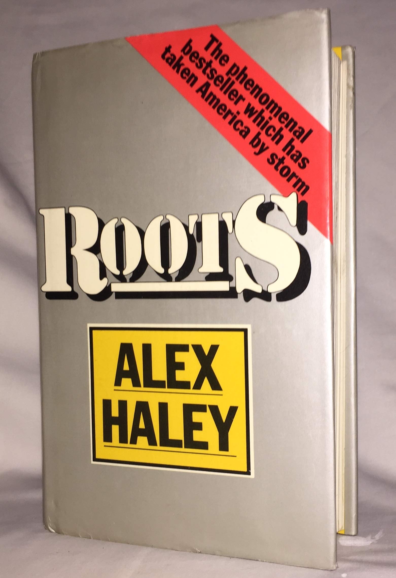 Roots: The Saga of an American Family (Modern Classics) Contemporary literature
