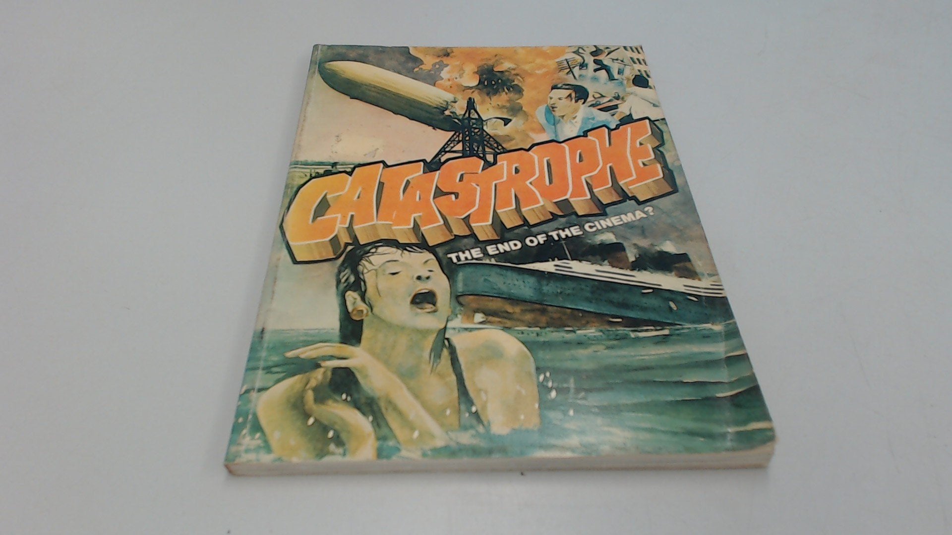 CATASTROPHE : THE END OF THE CINEMA. Books