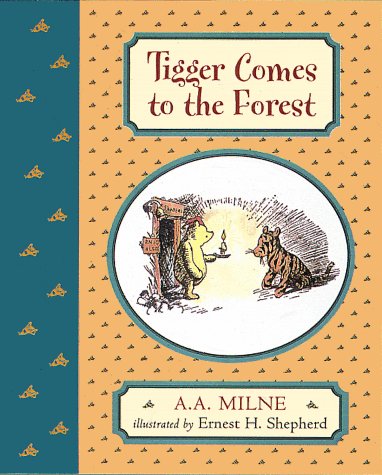 Tigger Comes to the Forest (Winnie the Pooh Deluxe Picture Books) Novels & Short Stories