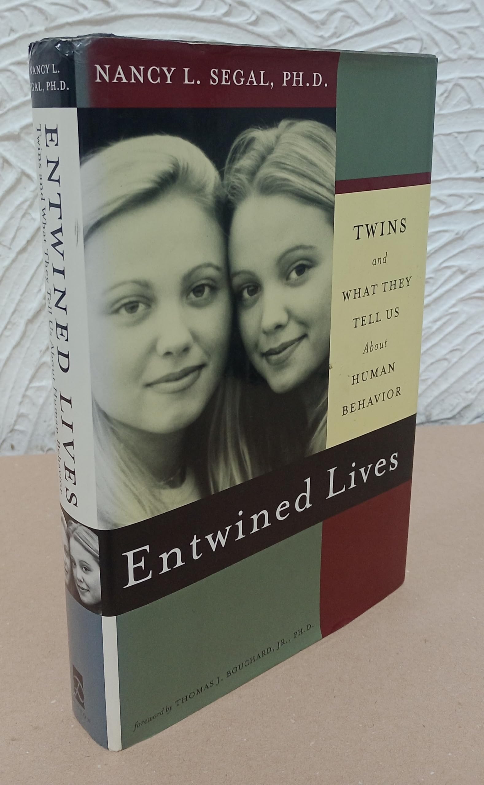 Entwined Lives: Twins and What They Tell Us About Human Behavoir book