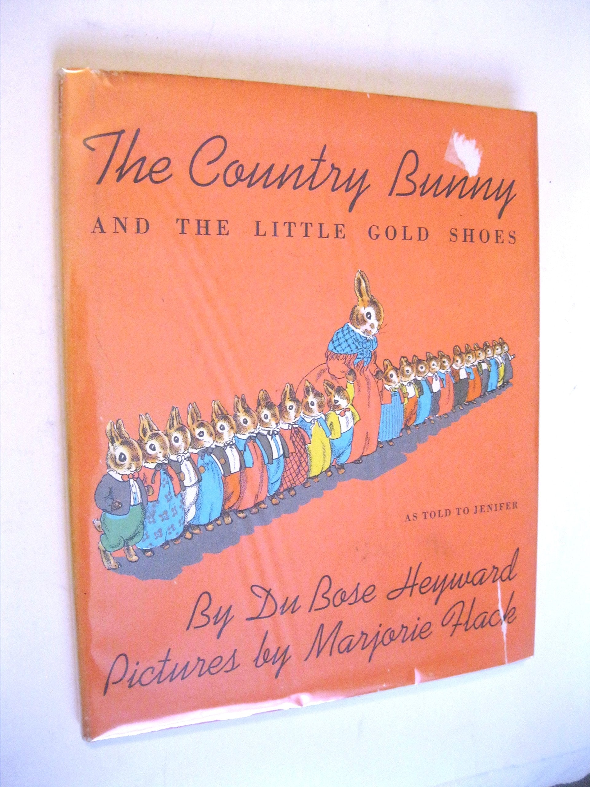 The Country Bunny and the Little Gold Shoes Gift Edition with Charm Non-fiction