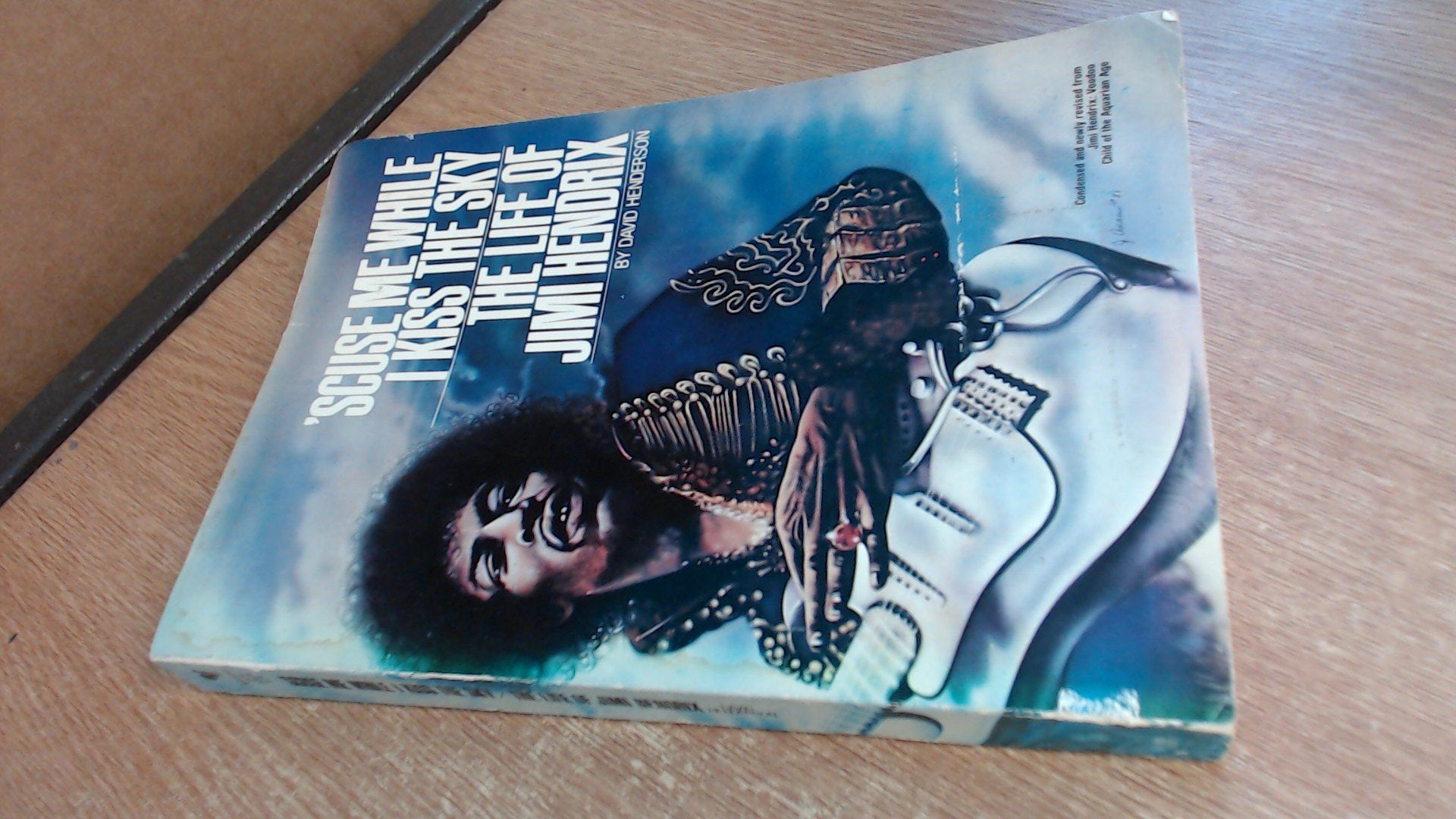 'Scuse Me While I Kiss the Sky: Life of Jimi Hendrix Books