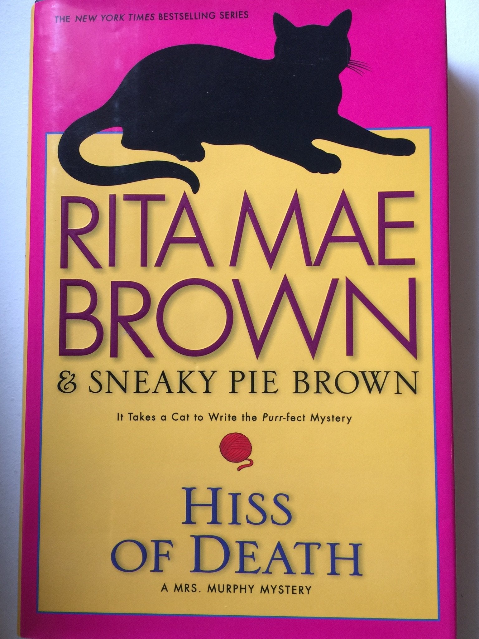Hiss of Death: A Mrs. Murphy Mystery (Mrs. Murphy, 19, Band 19) Contemporary literature