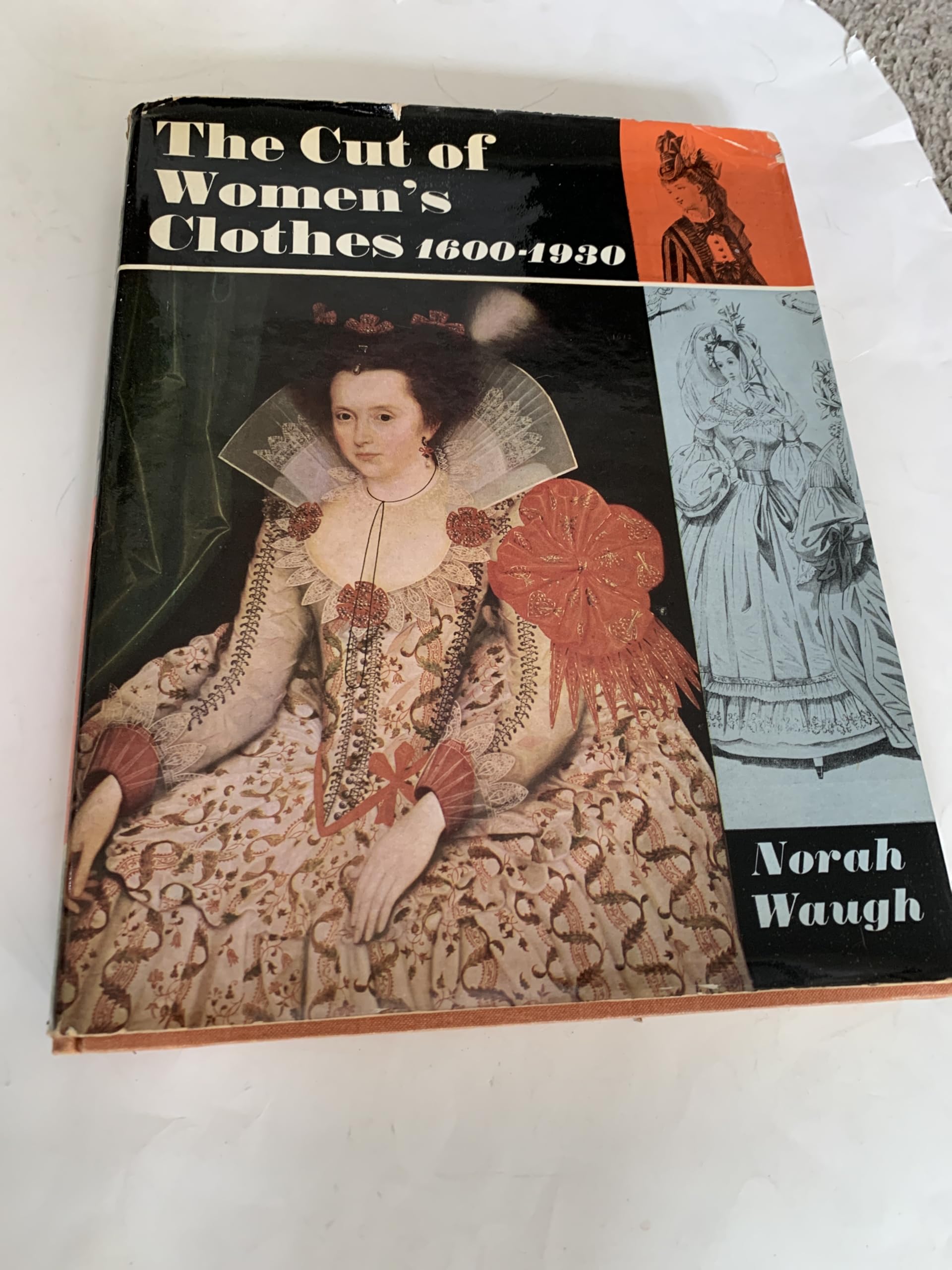 The Cut of Women's Clothes Books