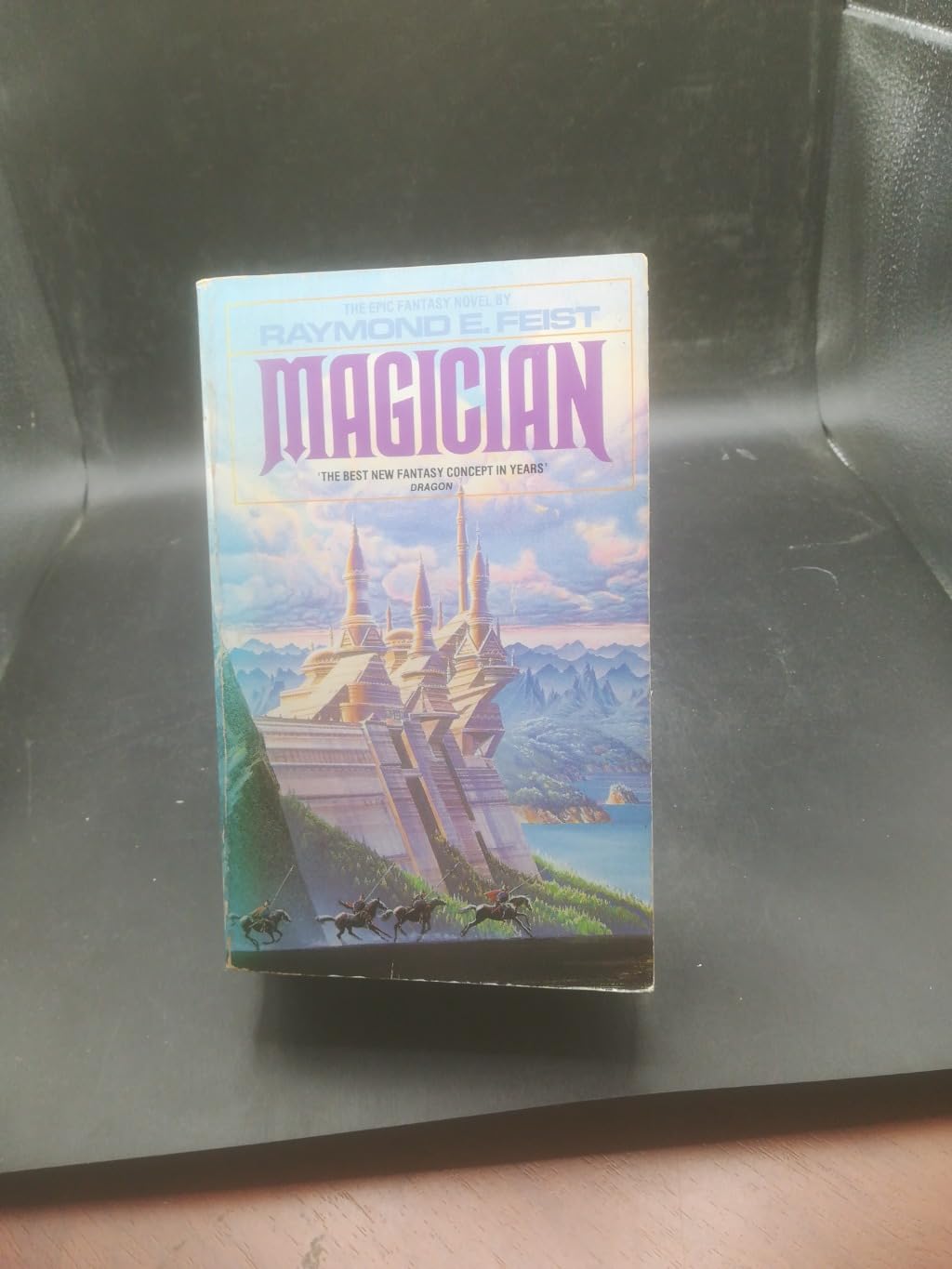 Magician (Panther Books) Fantasy & Sci-Fi