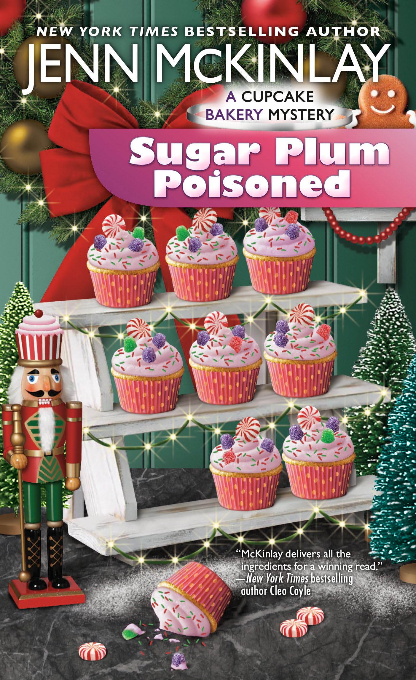 Sugar Plum Poisoned (Cupcake Bakery Mystery, Band 15) Contemporary literature