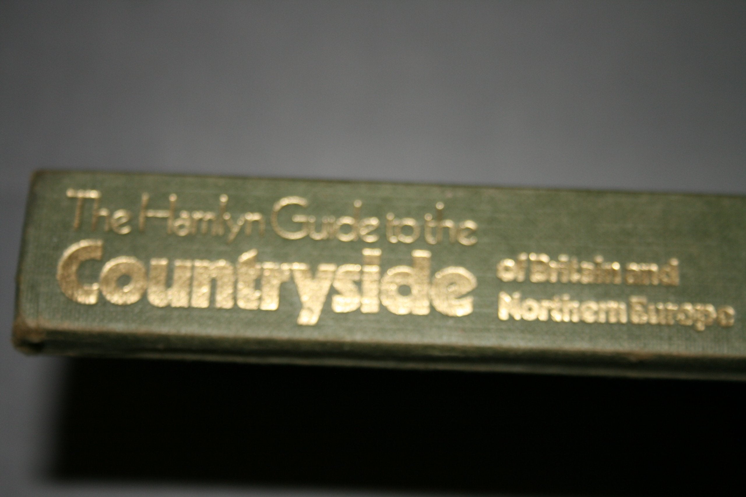 Hamlyn Guide to the Countryside of Britain and Northern Europe Books