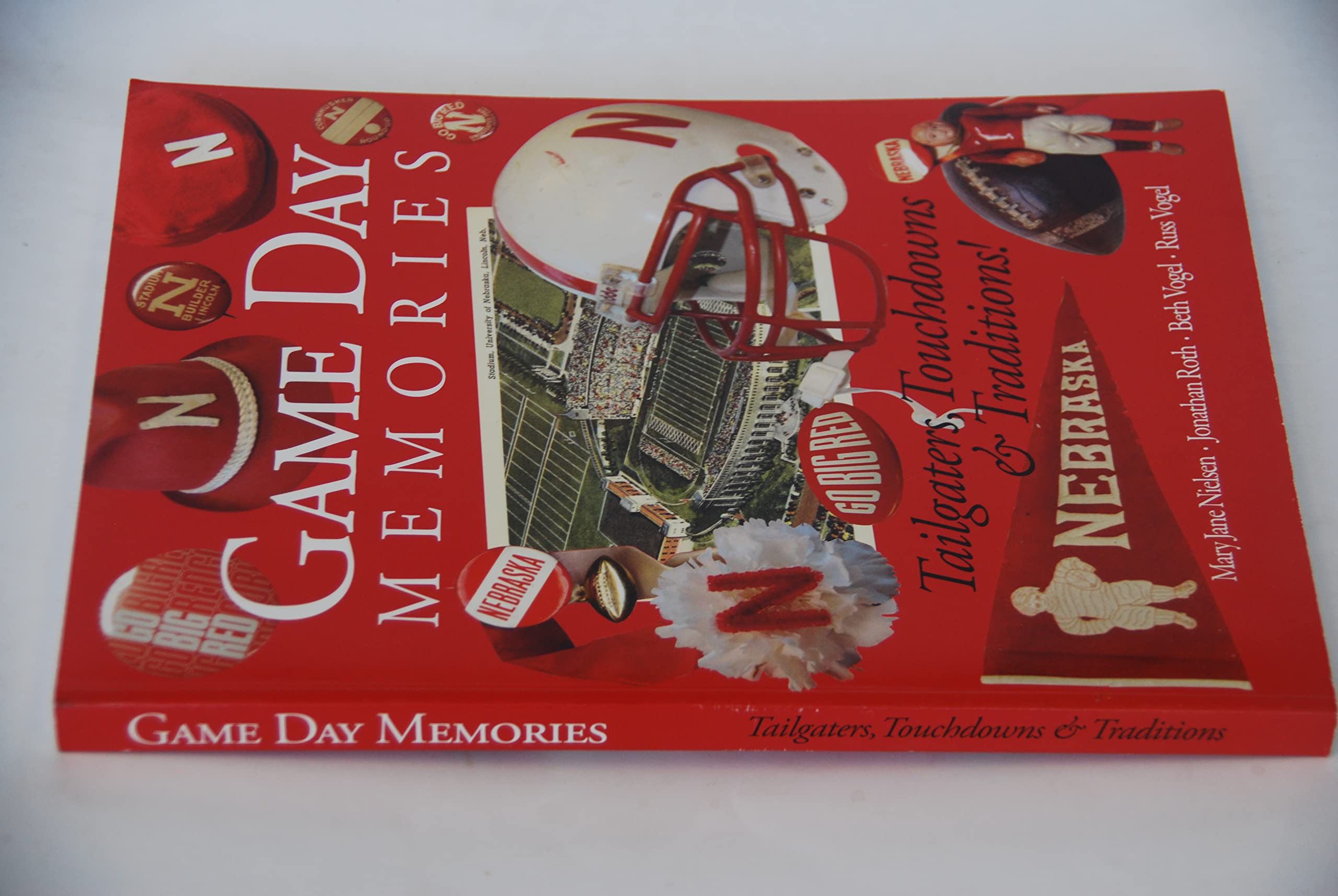 Game Day Memories; Tailgaters, Touchdowns & Traditions Books