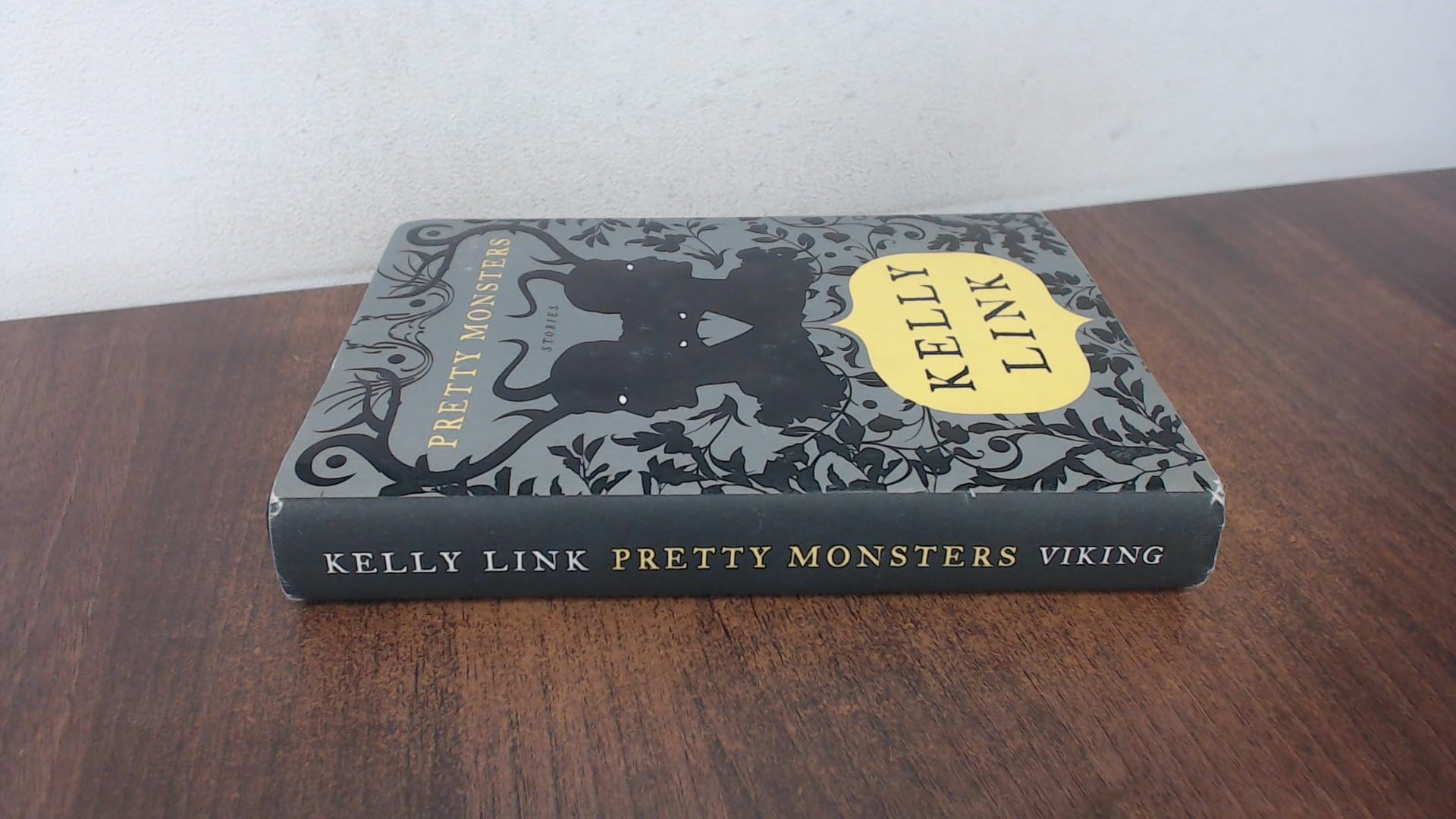 Pretty Monsters: Stories Fiction