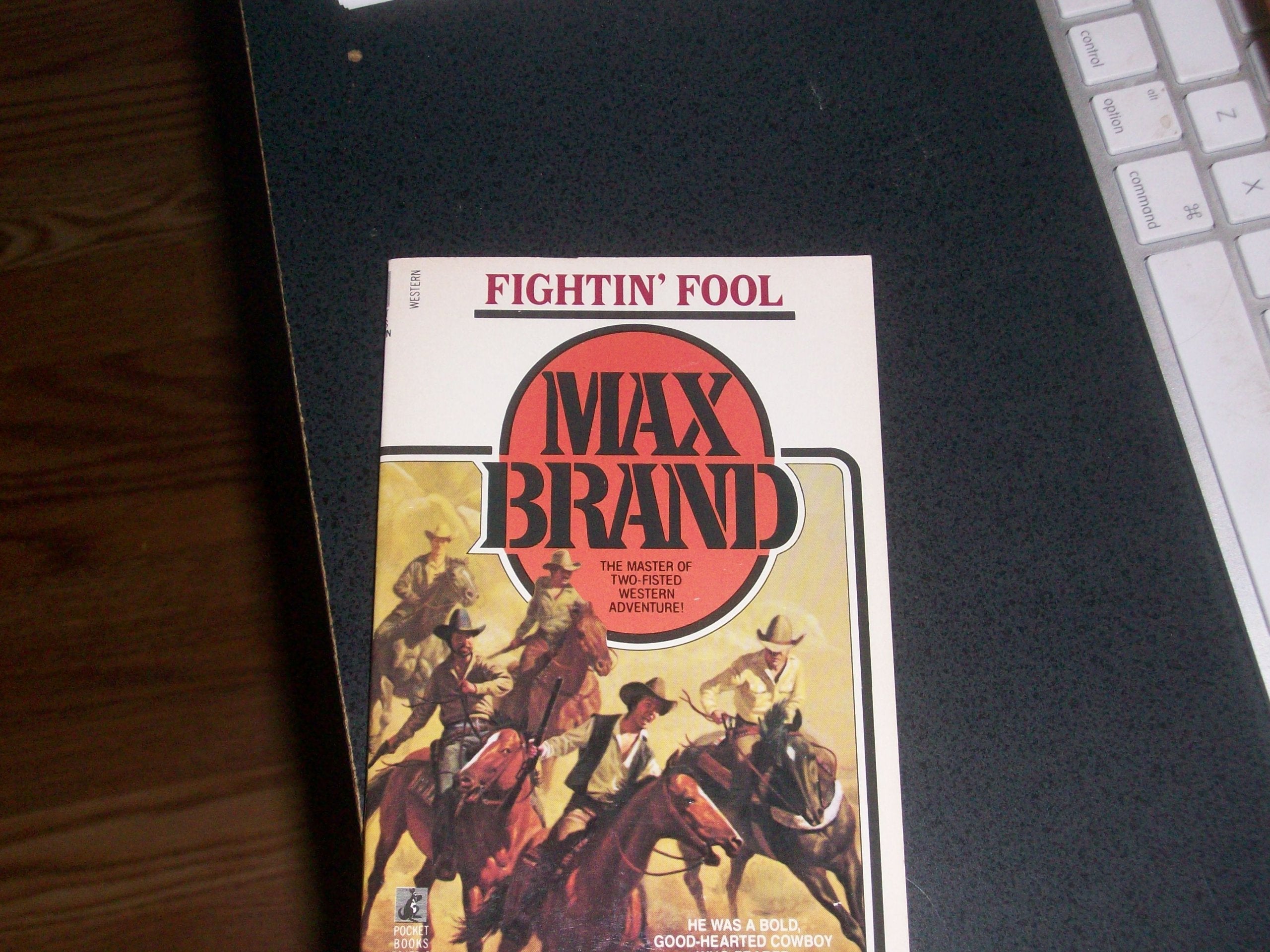 FIGHTIN FOOL Contemporary literature Books