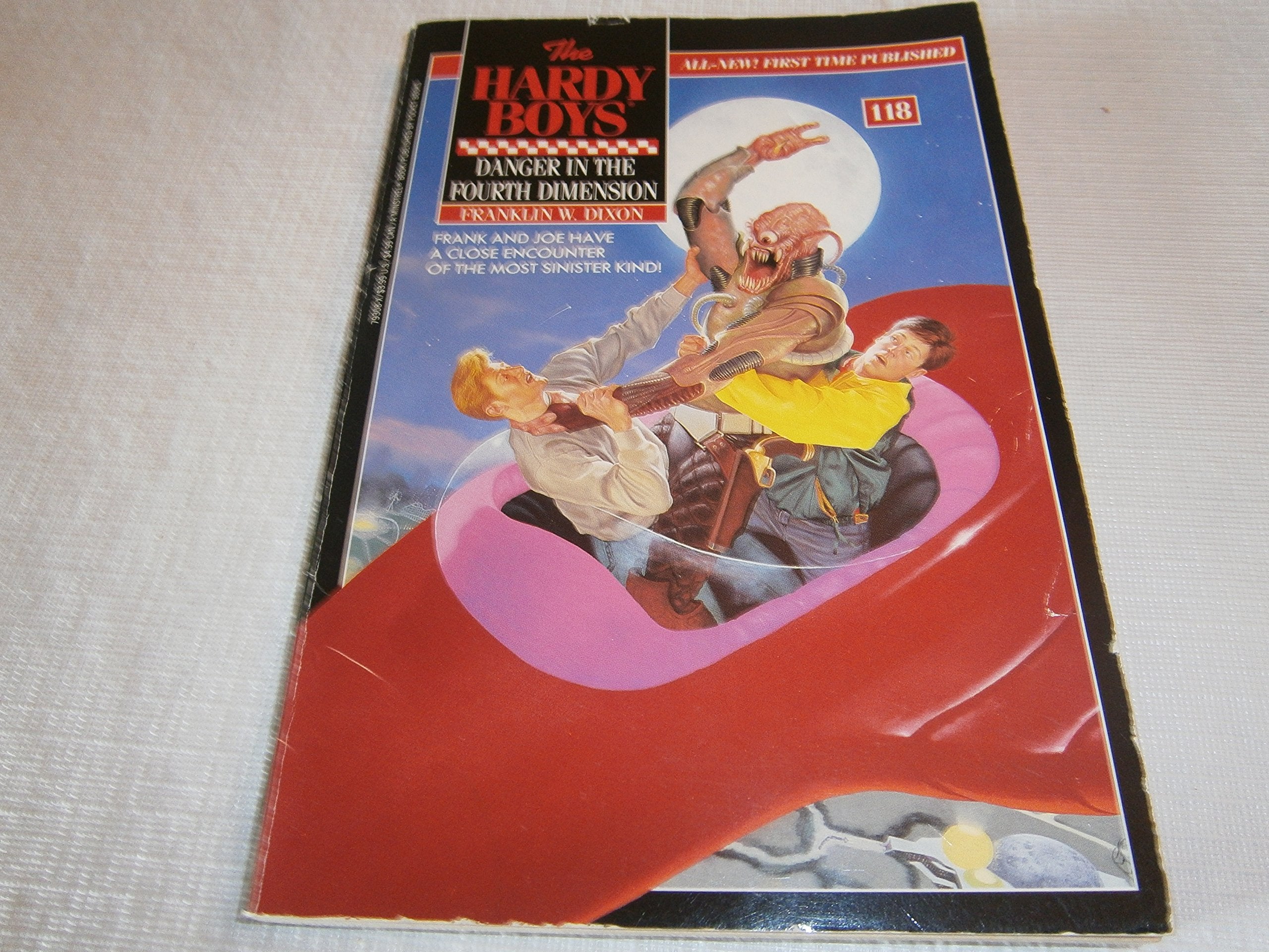 Danger in the Fourth Dimension (The Hardy Boys, Band 118) Books