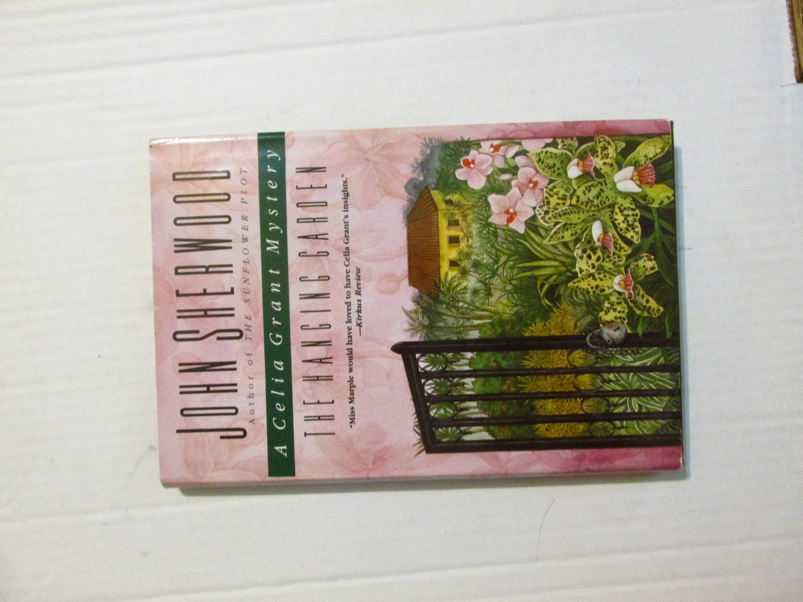 The Hanging Garden: A Celia Grant Mystery Contemporary literature