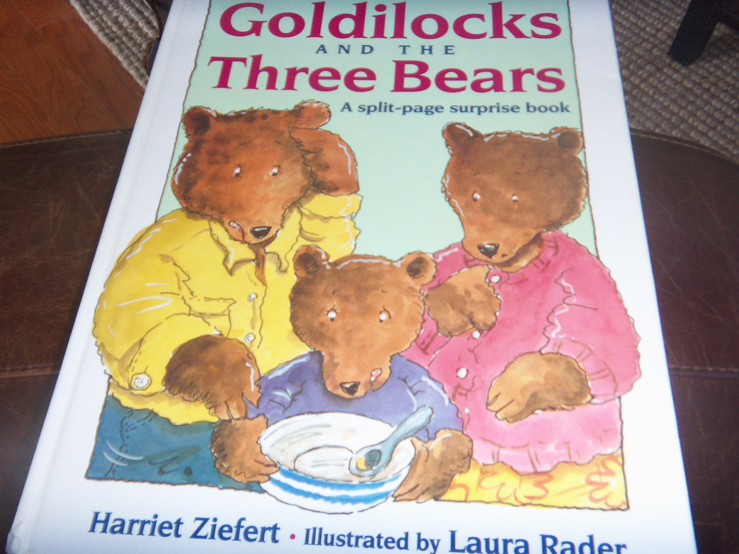 Goldilocks and the Three Bears: A Split-page Surprise Book Books