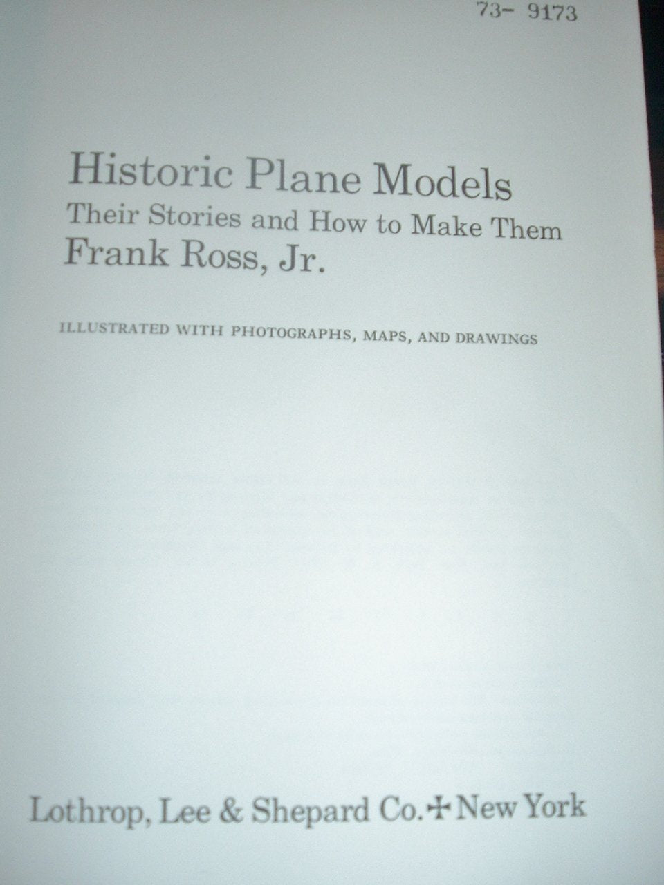 Historic plane models: their stories and how to make them Books