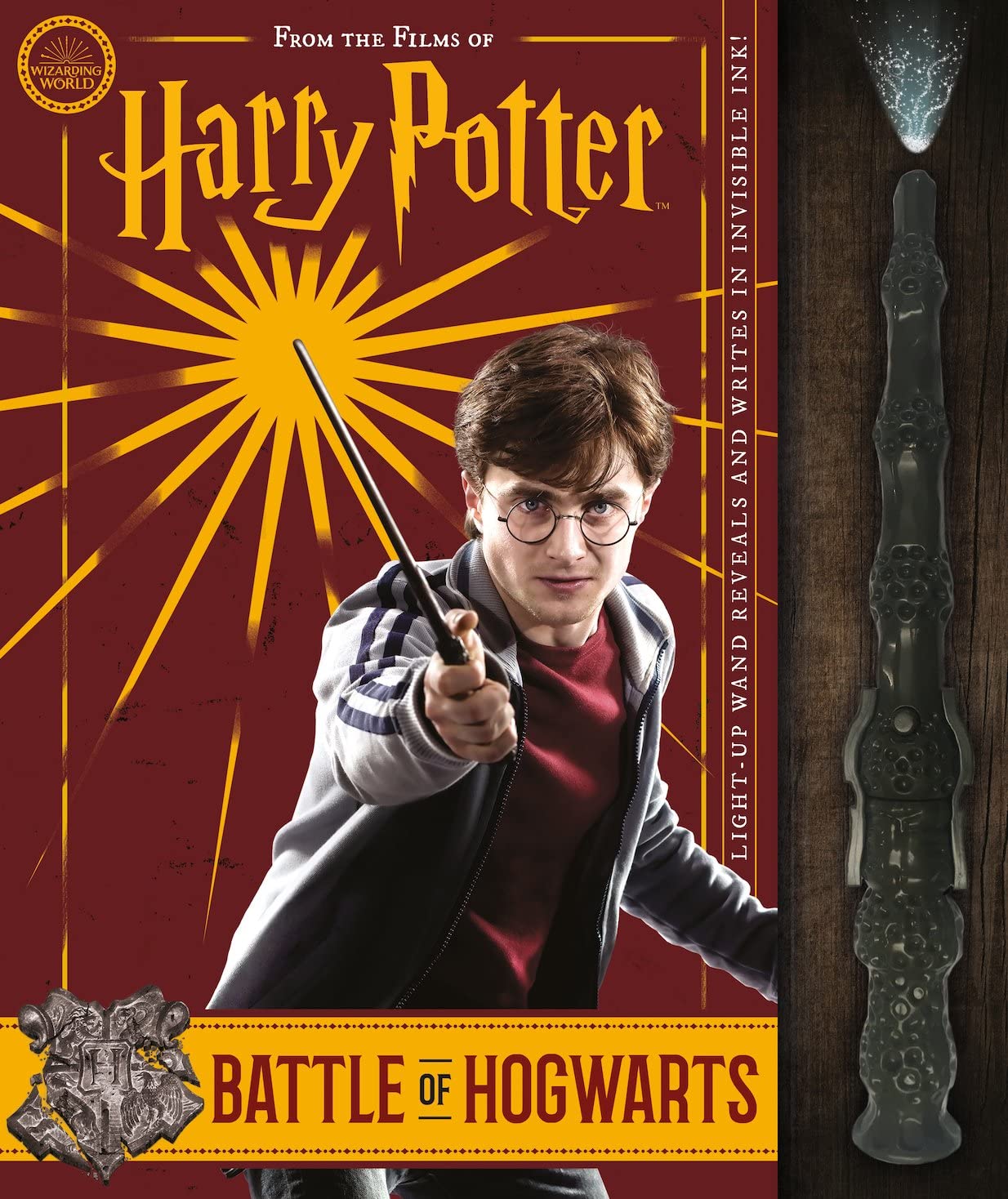 The Battle of Hogwarts and the Magic Used to Defend It (Harry Potter) (book and wand set) Non-fiction